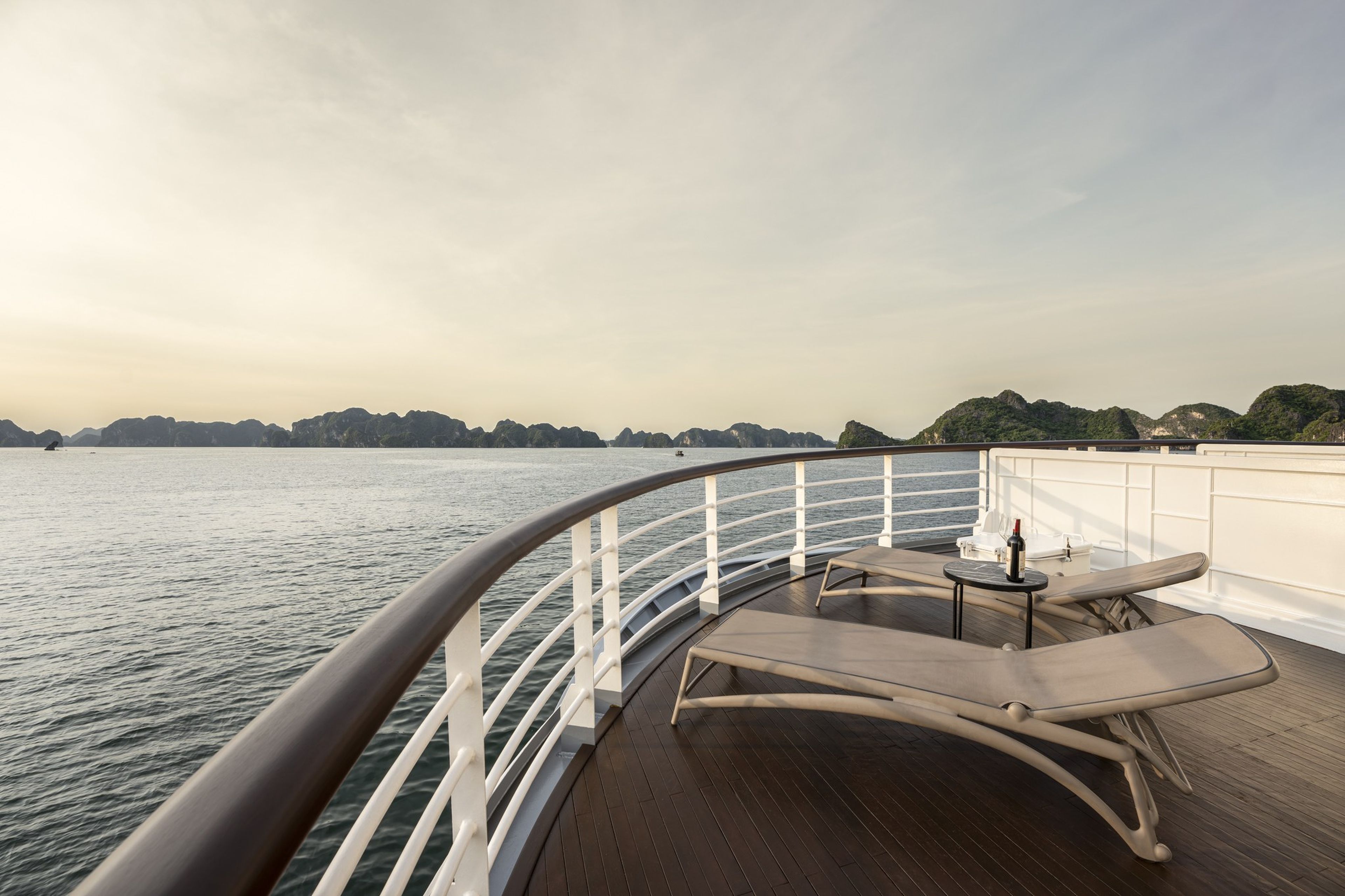 Discover the Heritage Bay with the Top 3 Luxury Ha Long Cruises - Hình 18