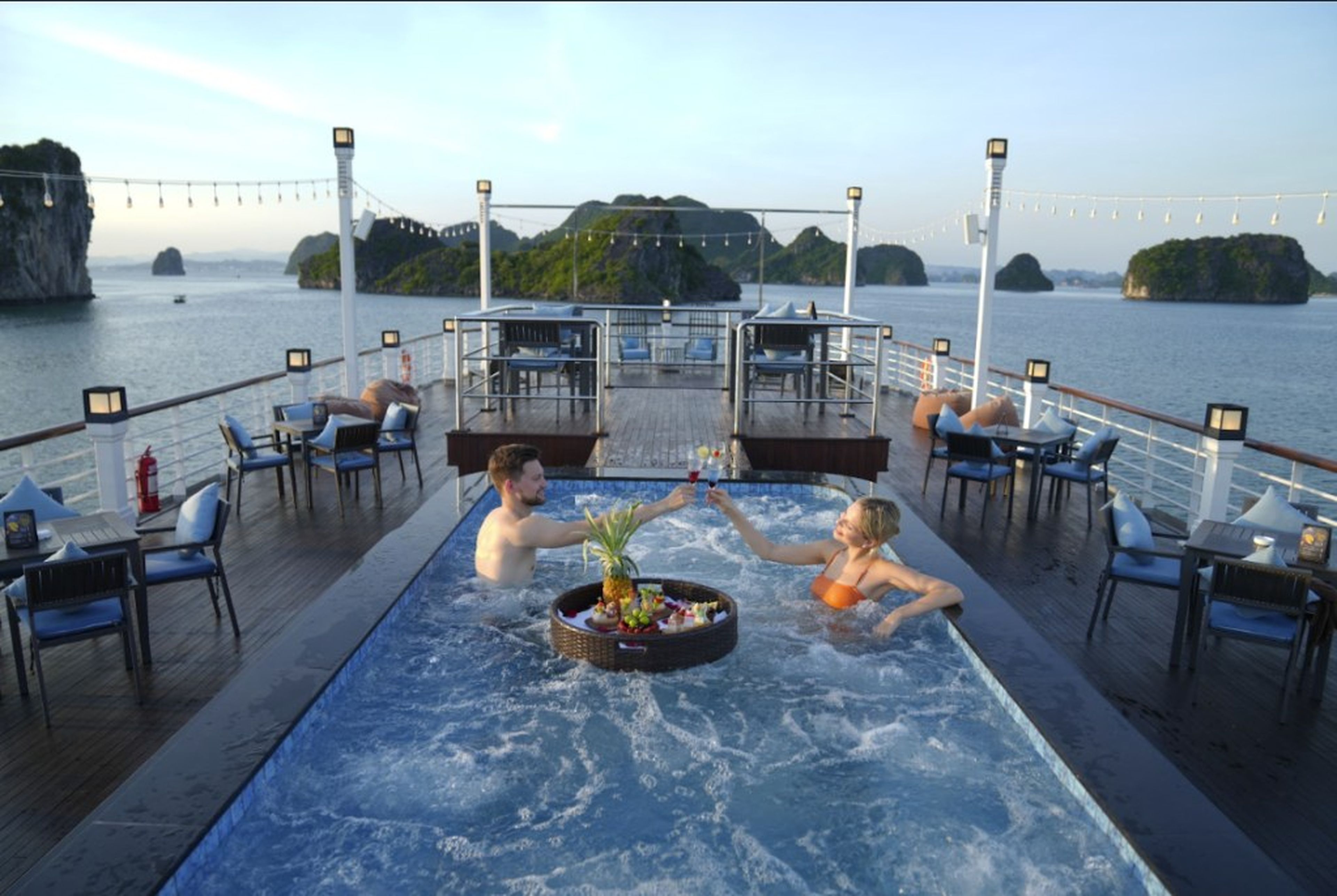 Ha Long: The Answer to the “Less Travel, More Experiences” Trend - Hình 5