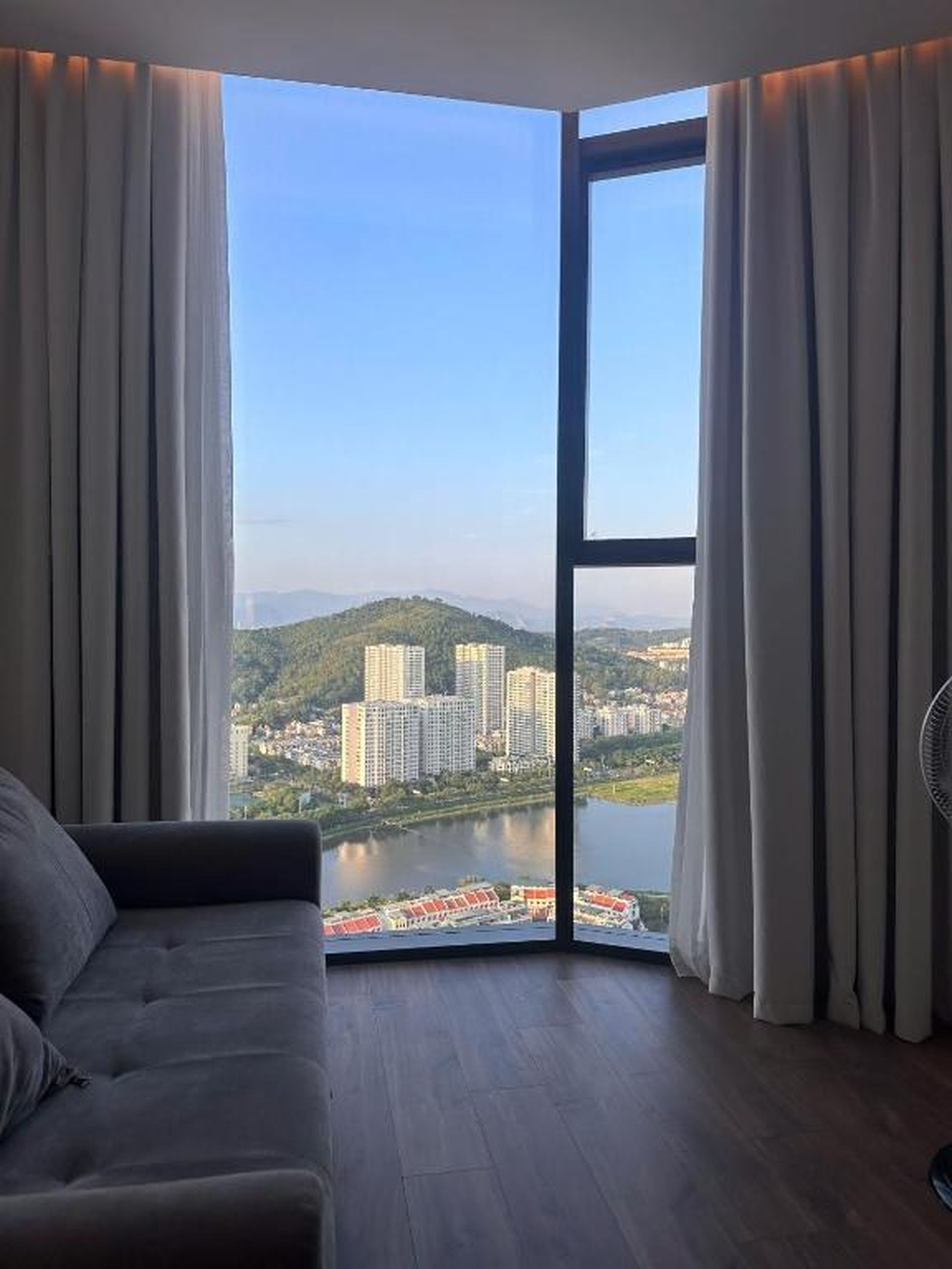 Elegant Apartment Alacarte Hạ Long - Hình 2