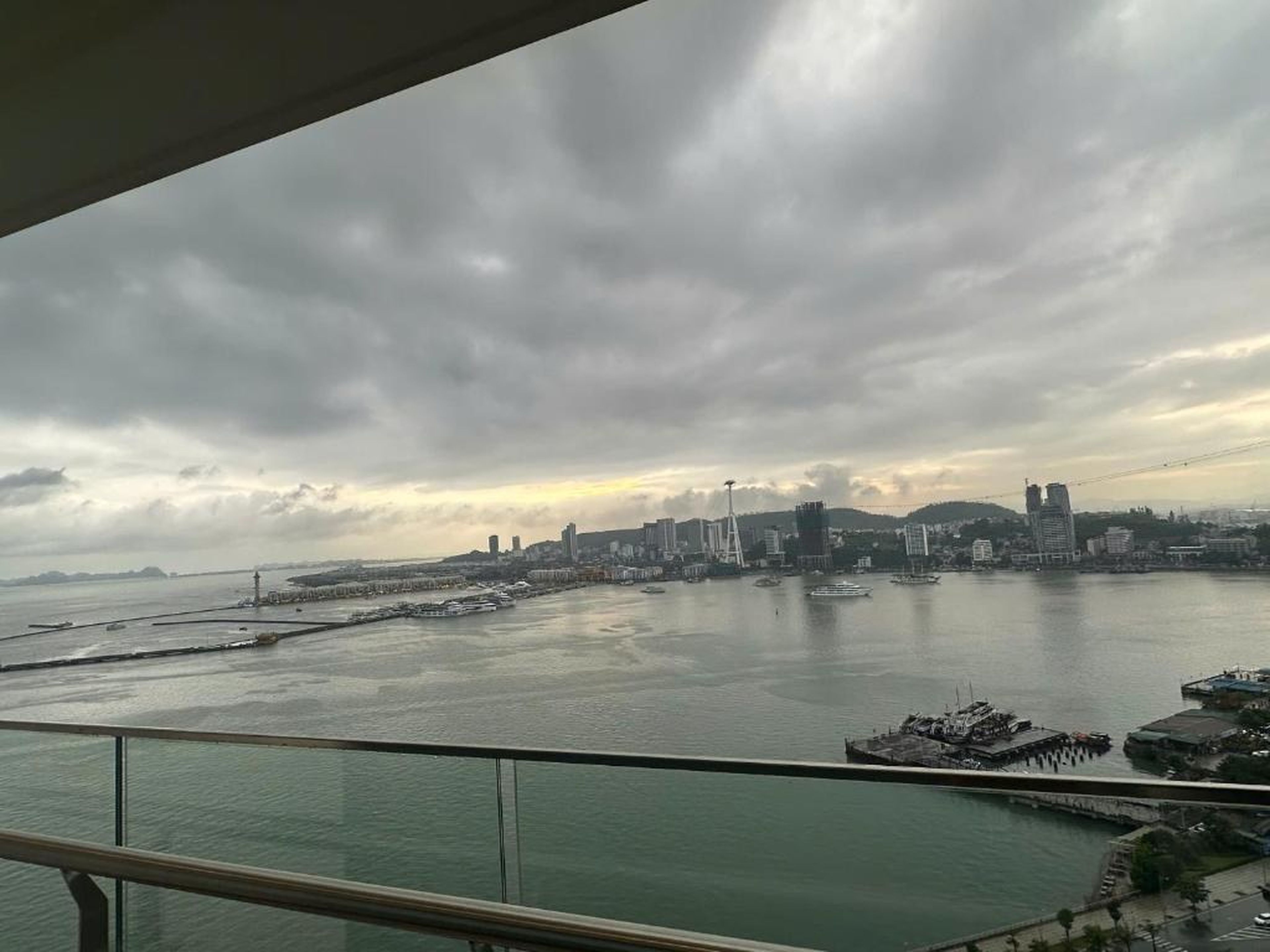 The Saphire Ha Long - TranThuy Sea View Apartment - Hình 30