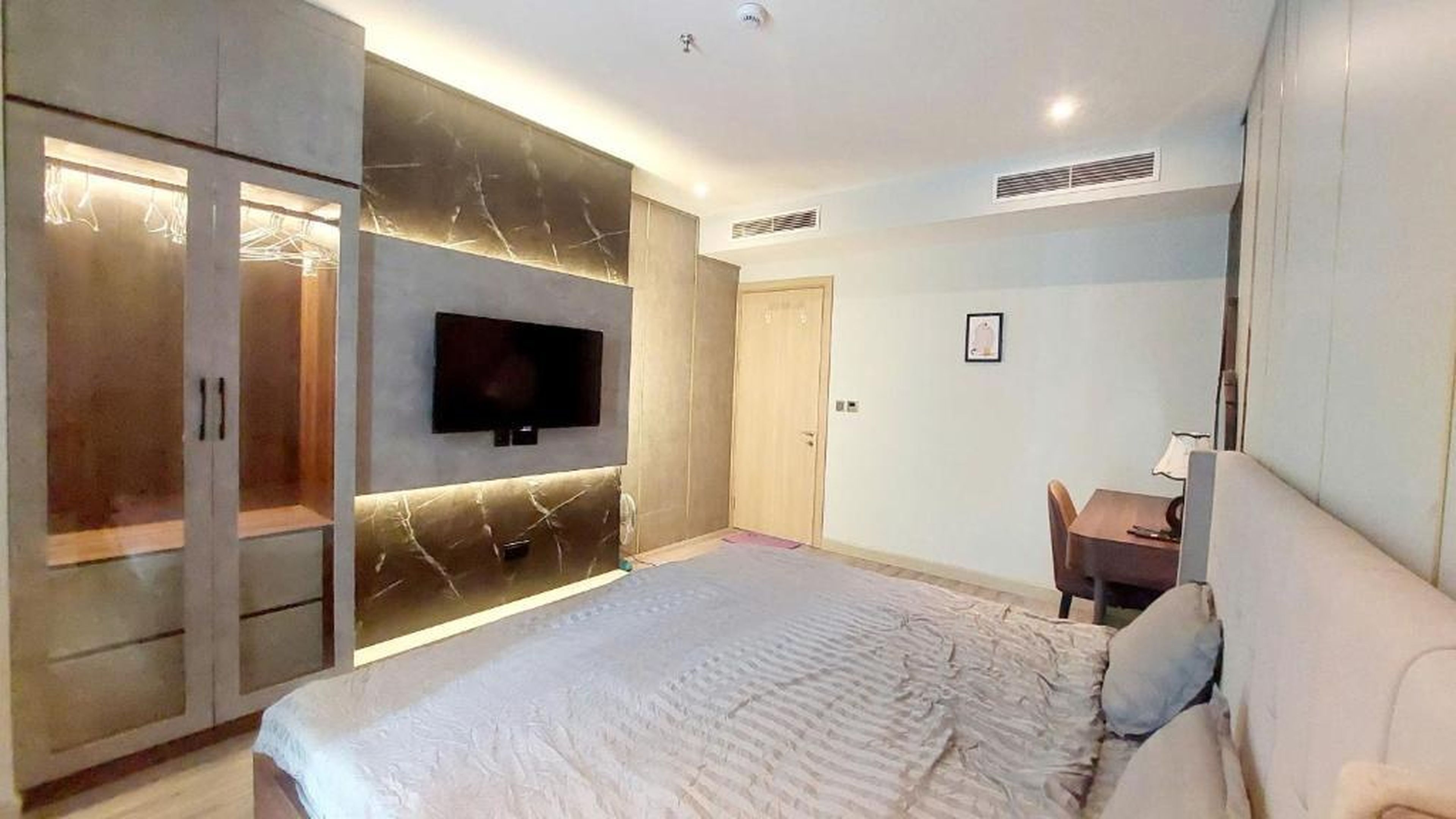 Sweet Home - Homestay apartment system at Citadines Marina Ha Long building - Hình 20