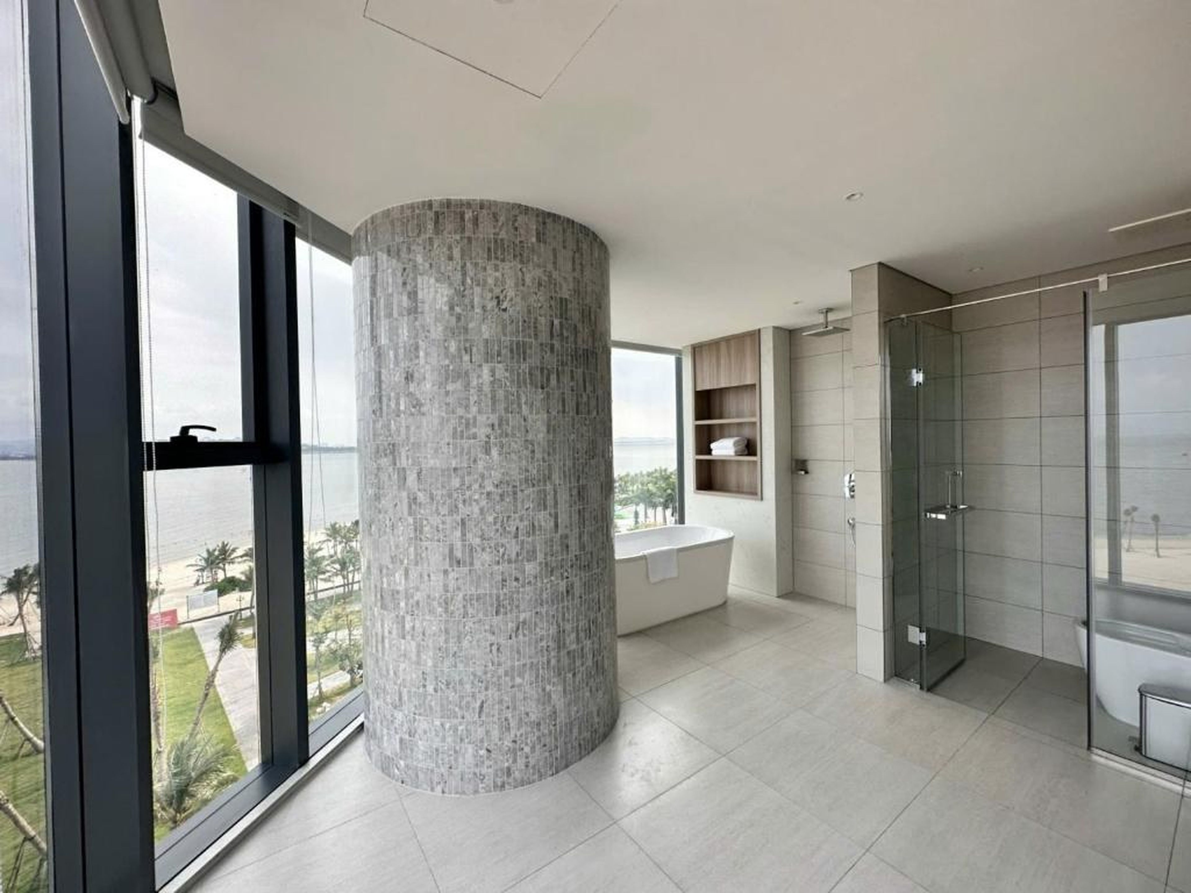 A La Carte Ha Long Bay - Sea View Apartment - Hình 20