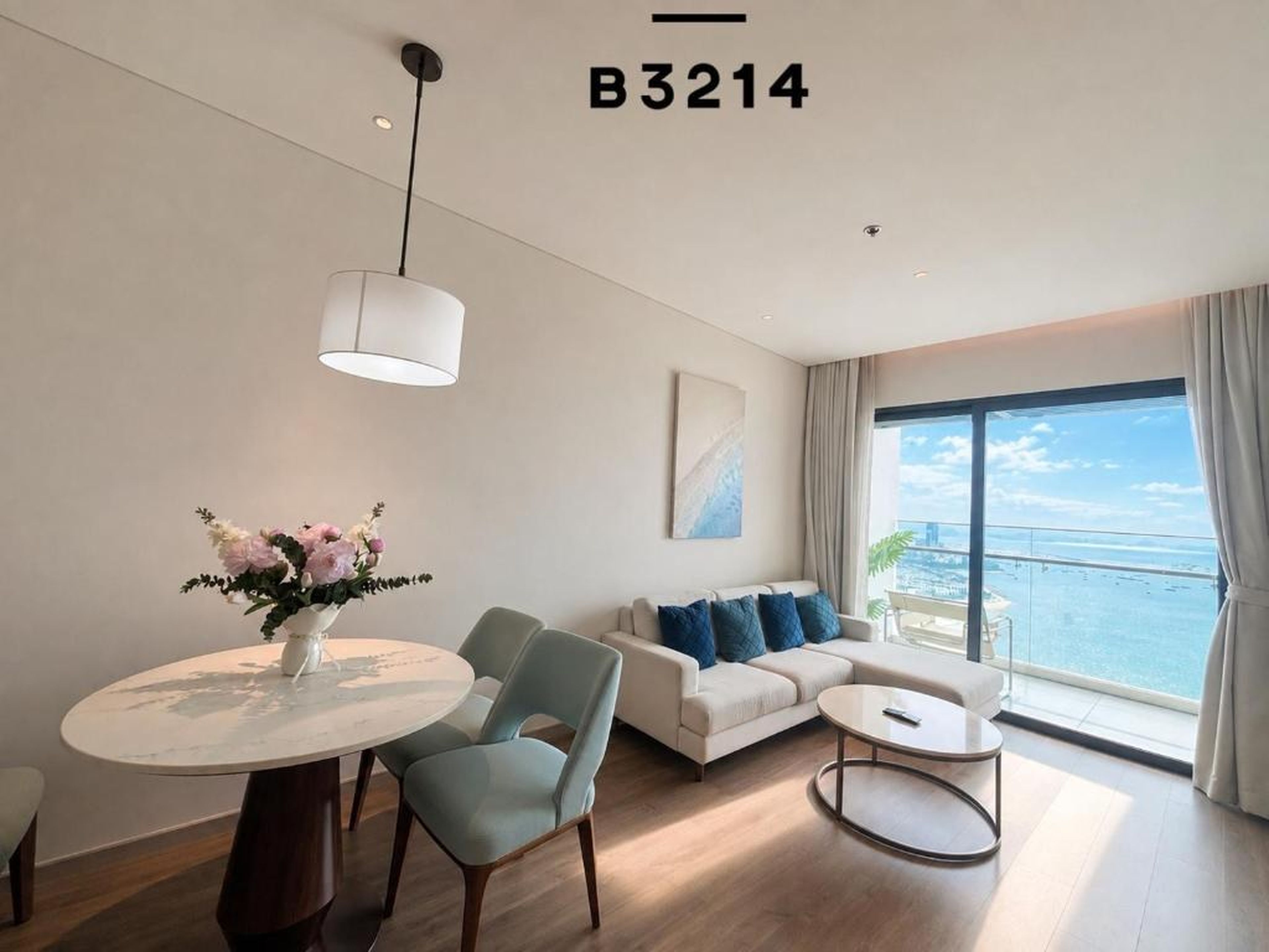 A La Carte Ha Long Oceanview Panoramic 2BR2WC 75m2 Suite with balcony - Hình 30