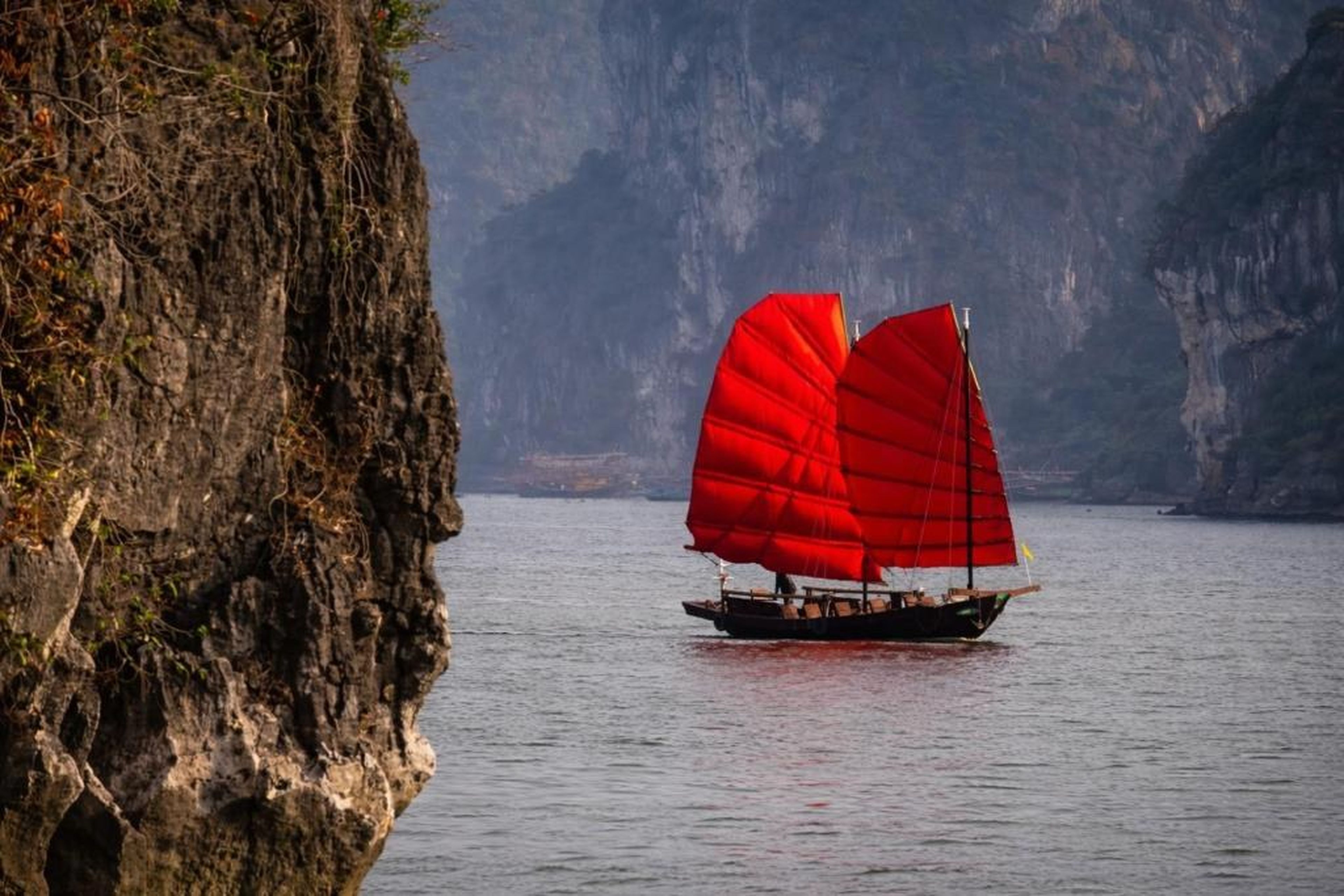 Private Sail Ha Long - Bai Tu Long - Hình 34