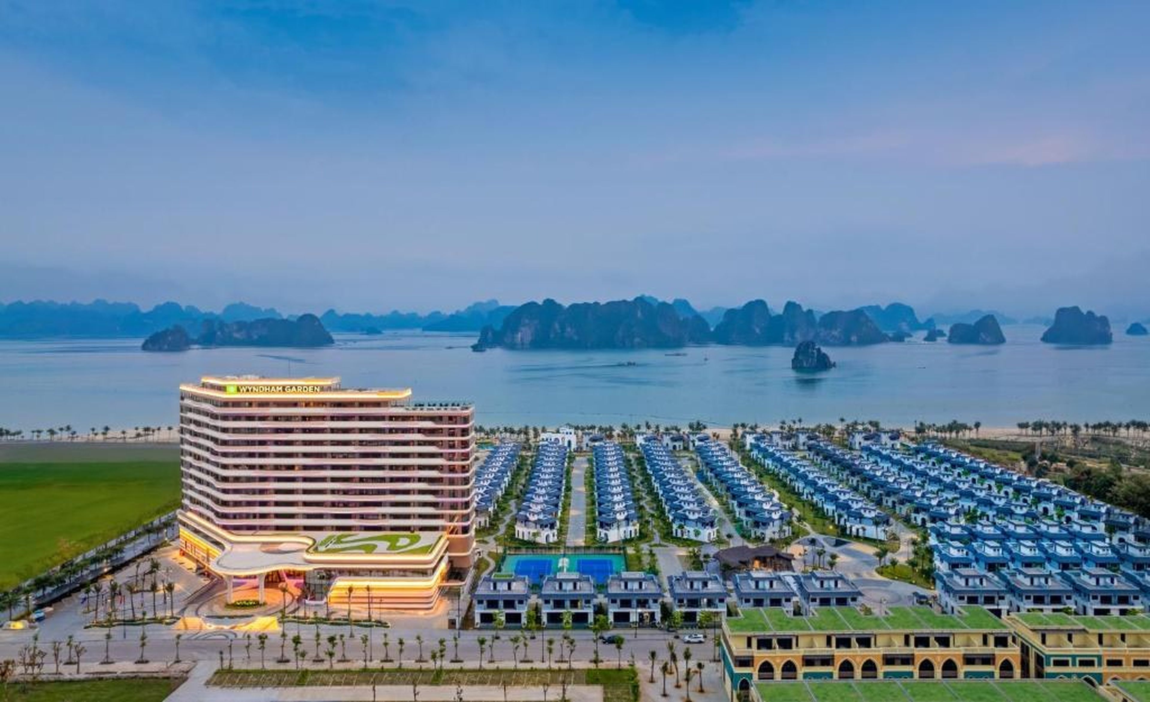 Wyndham Garden Sonasea Van Don - Hình 46