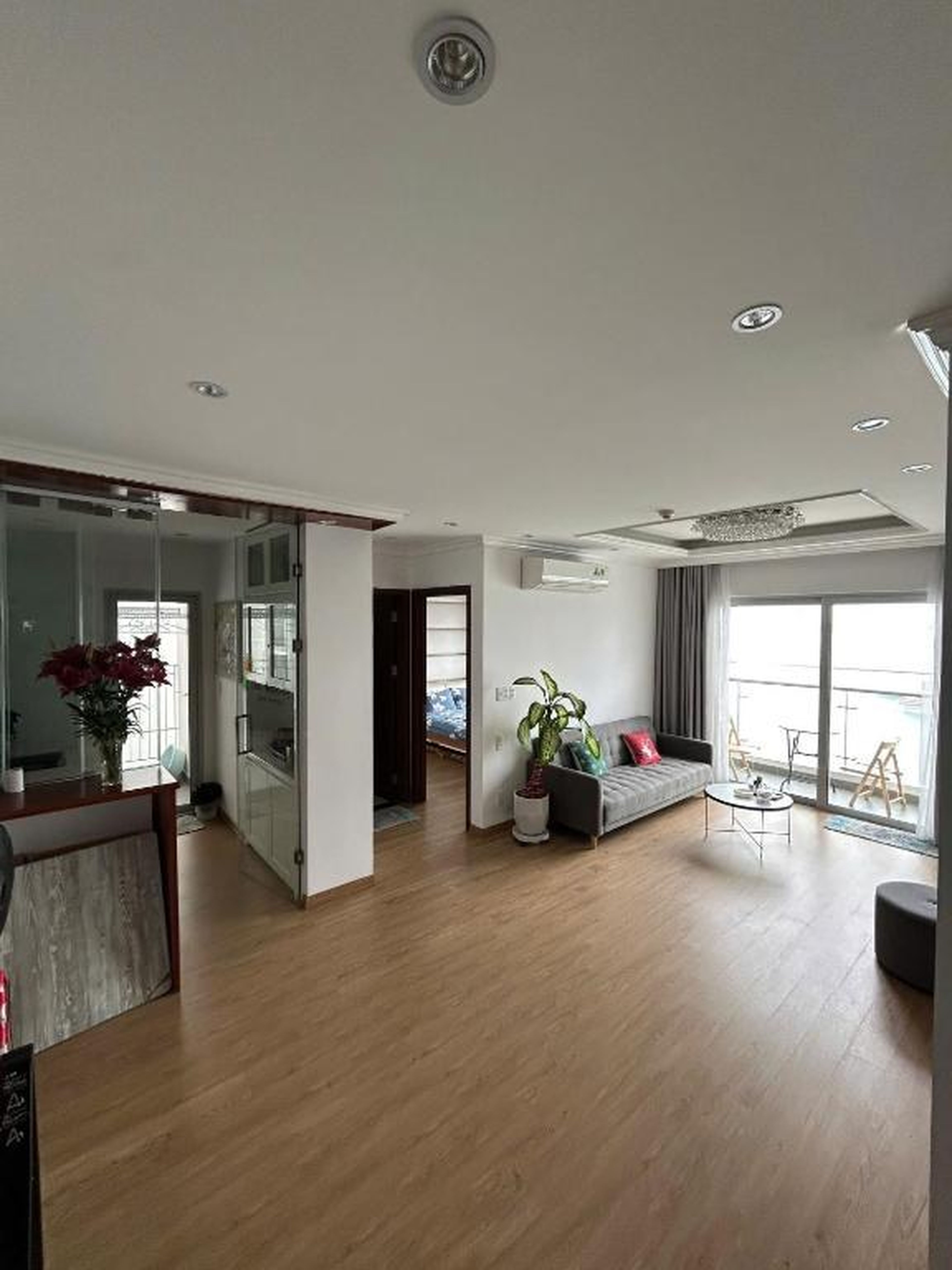 SkyLux 2BR The Saphire Residence Sea View - Hình 7