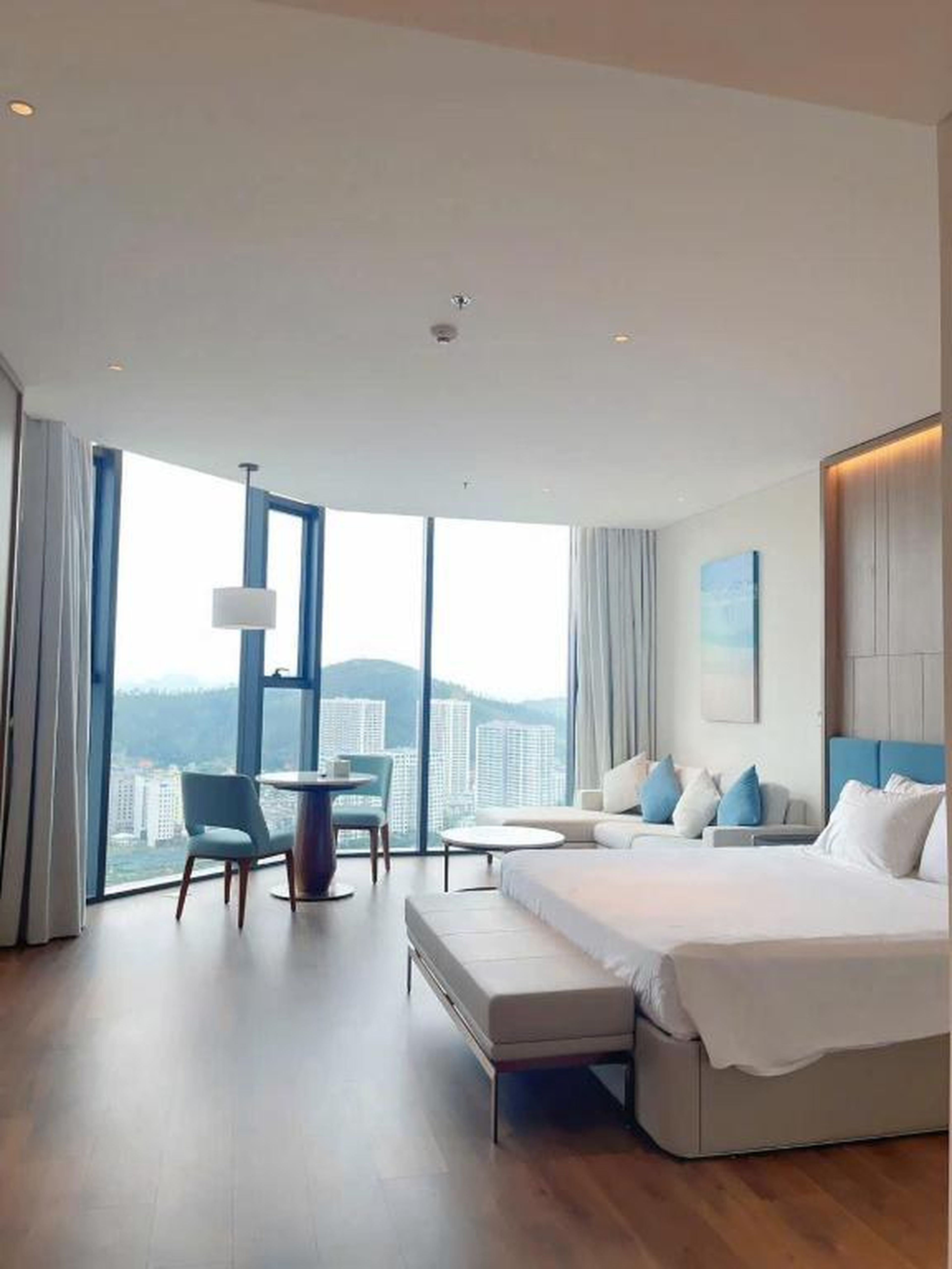 Tomstay Residence by A la Carte Ha Long - Hình 2