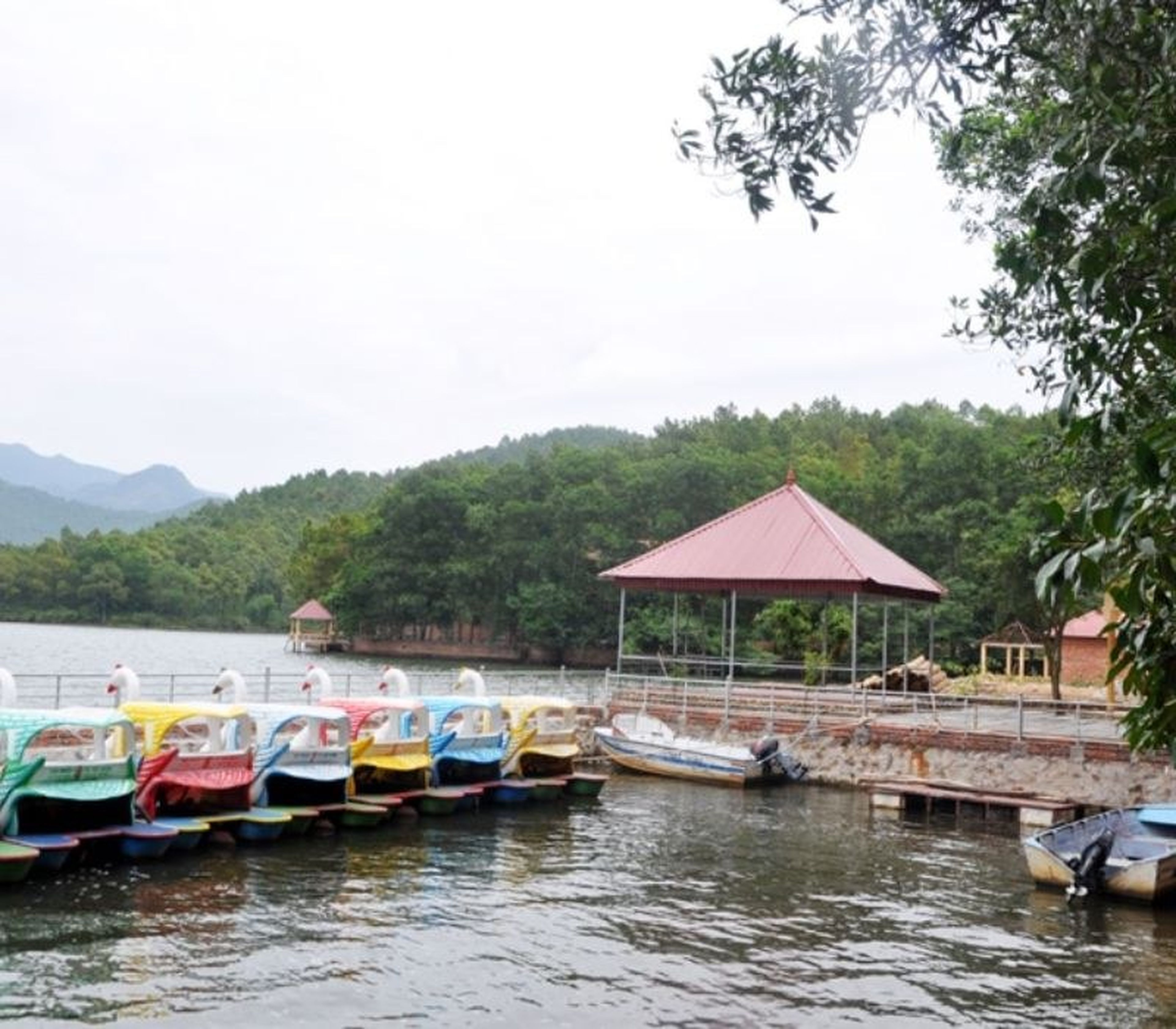 Hồ Khe Chè Quảng Ninh: Điểm du lịch sinh thái lý tưởng dịp cuối tuần - Hình 5