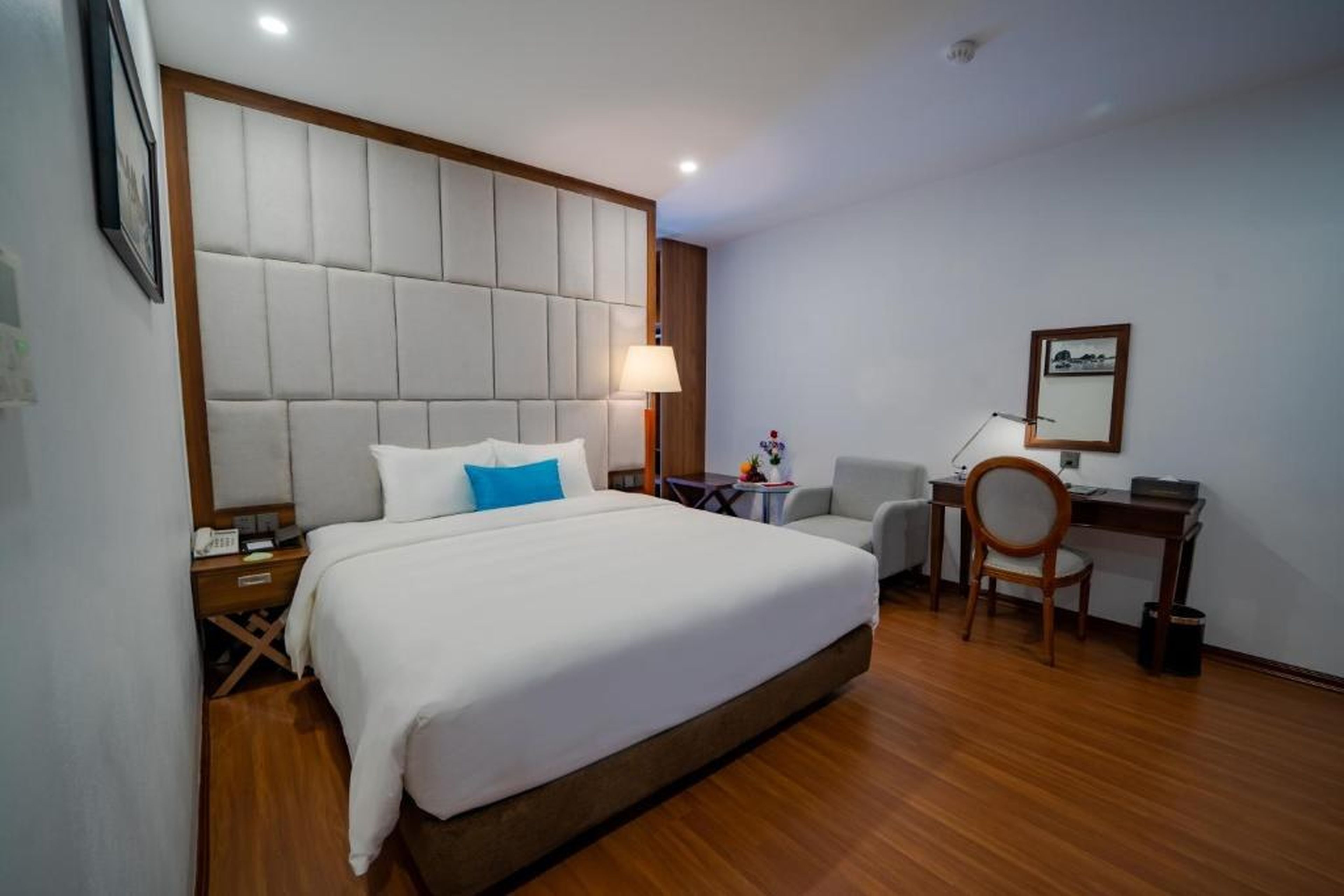 Paddington Hotel Halong Bayview - Hình 45