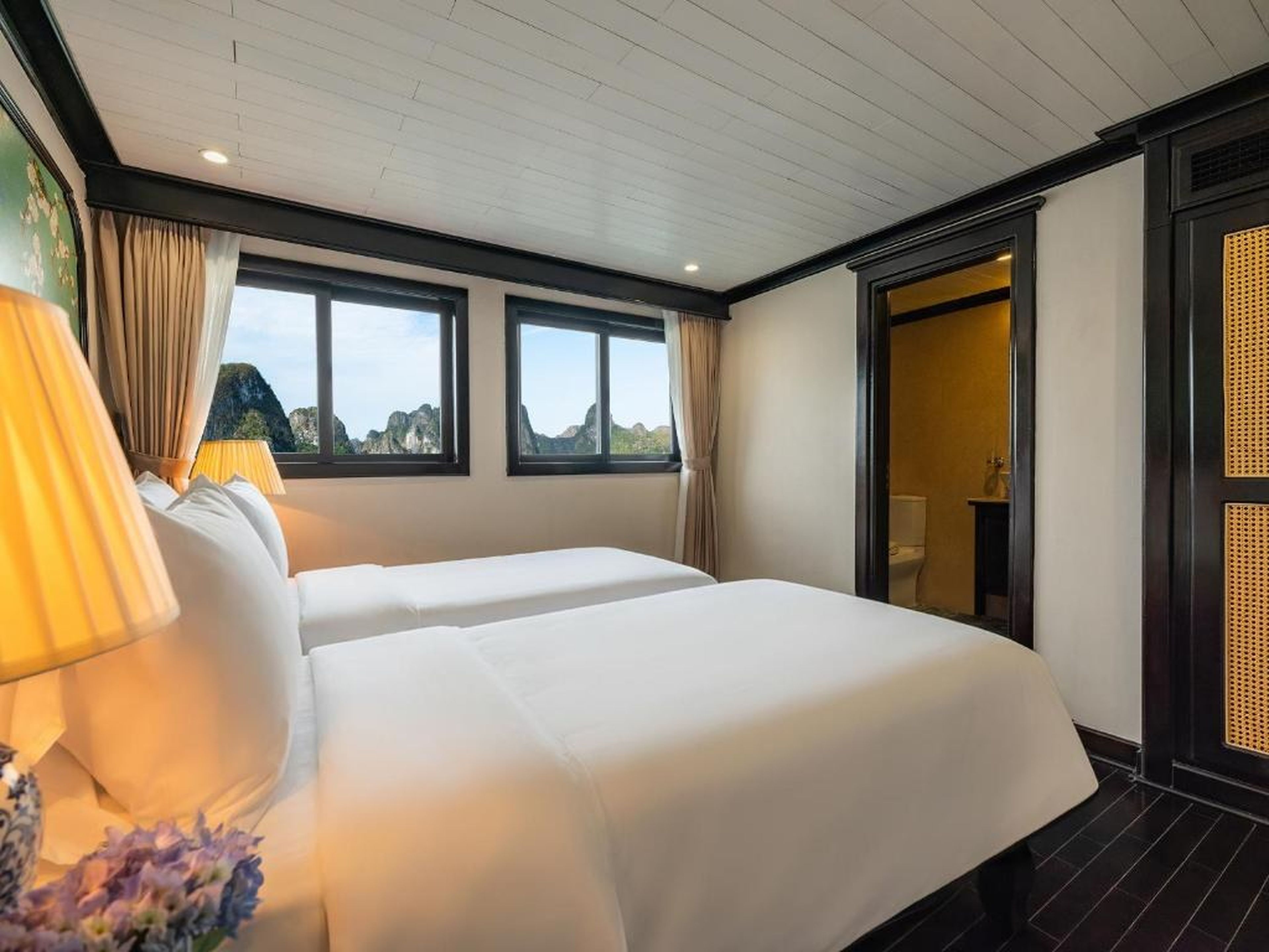 Cozy Bay Grand Cruise - Hình 38