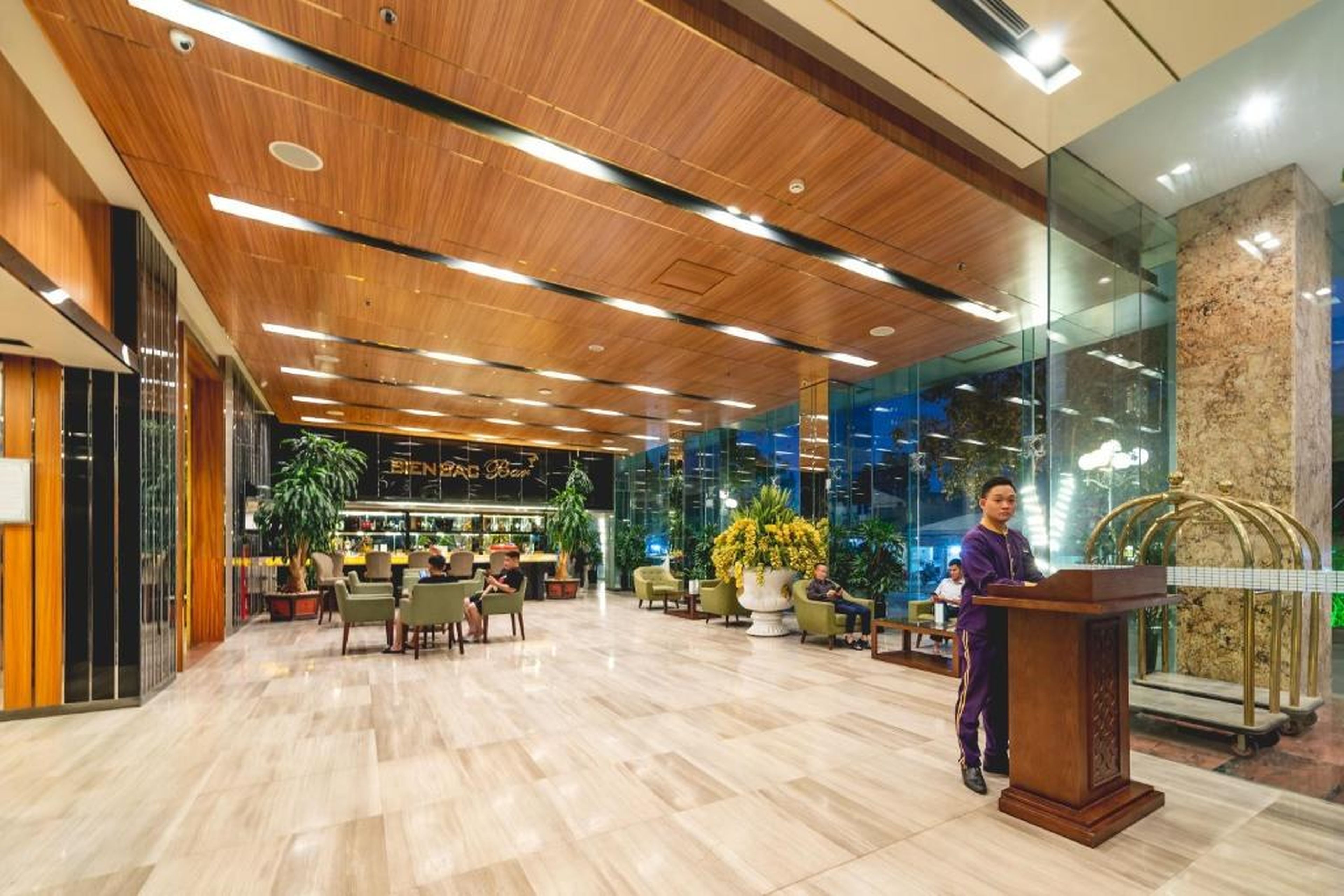 Bien Bac Hotel - Hình 16