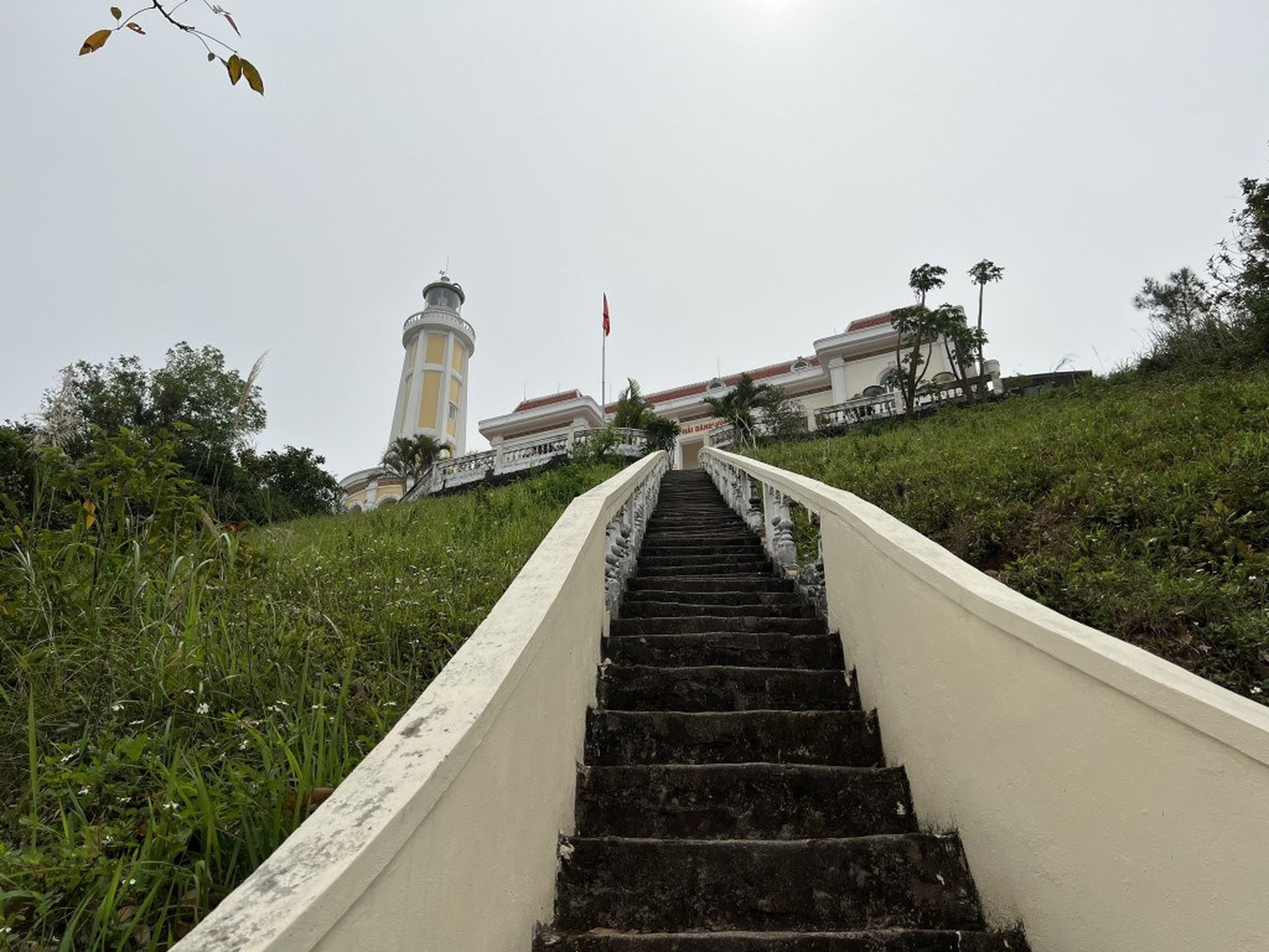 Hải đăng Vĩnh Thực – Ngọn đèn biển ở vị trí đầu tiên trên dải đất hình chữ S - Hình 10