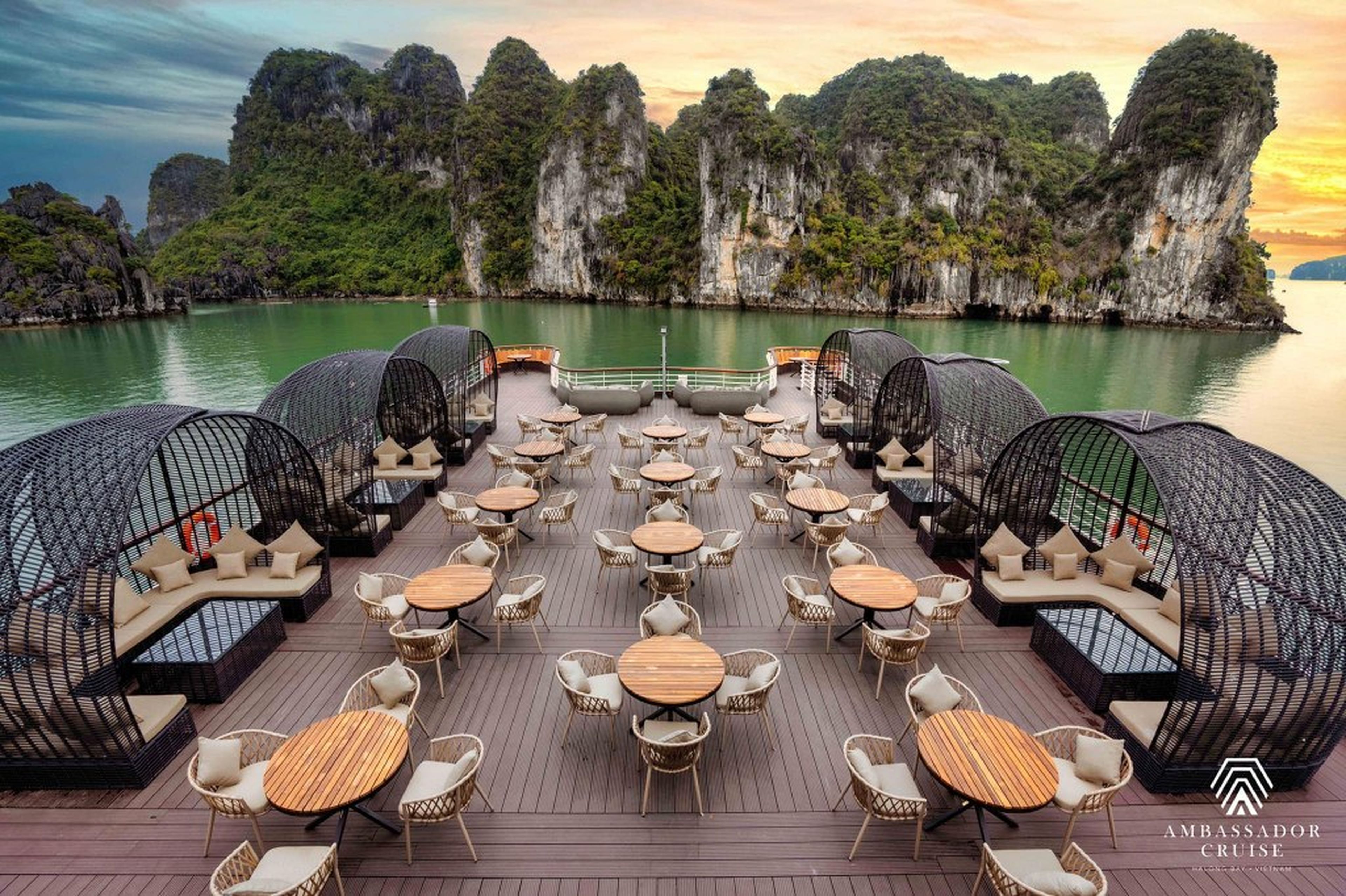 Top 4 combo du thuyền vịnh Hạ Long sang trọng giá chỉ dưới 3 triệu/người - Hình 4