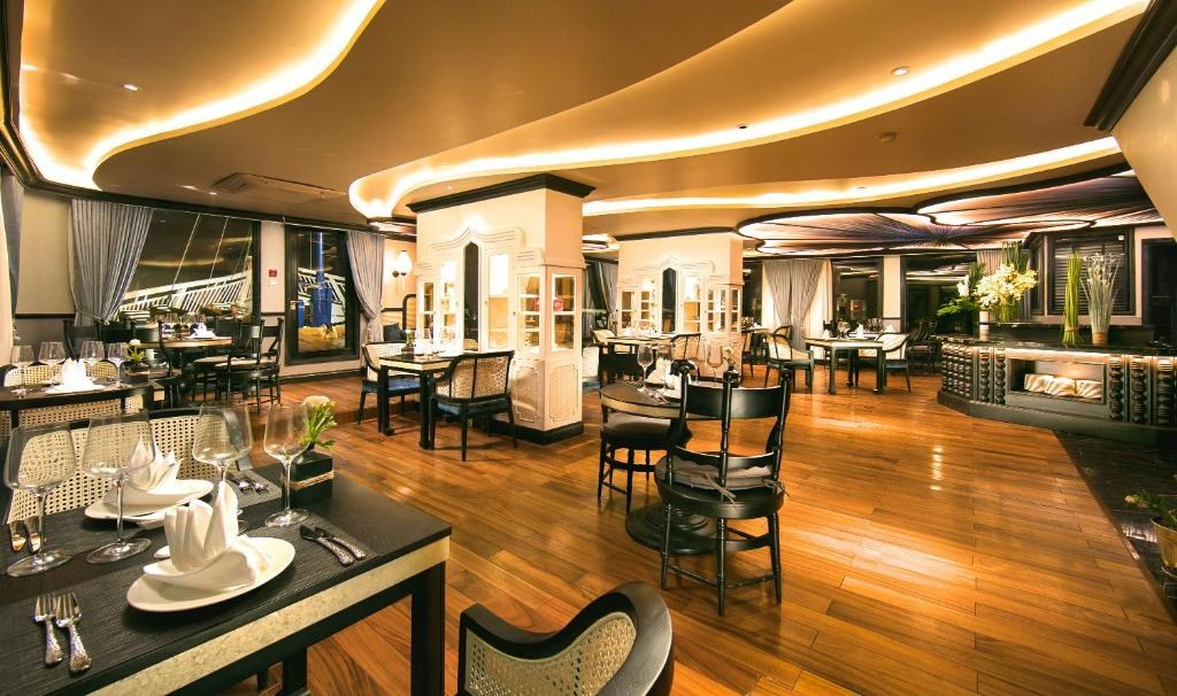 Le Journey Luxury Cruise - Hình 16