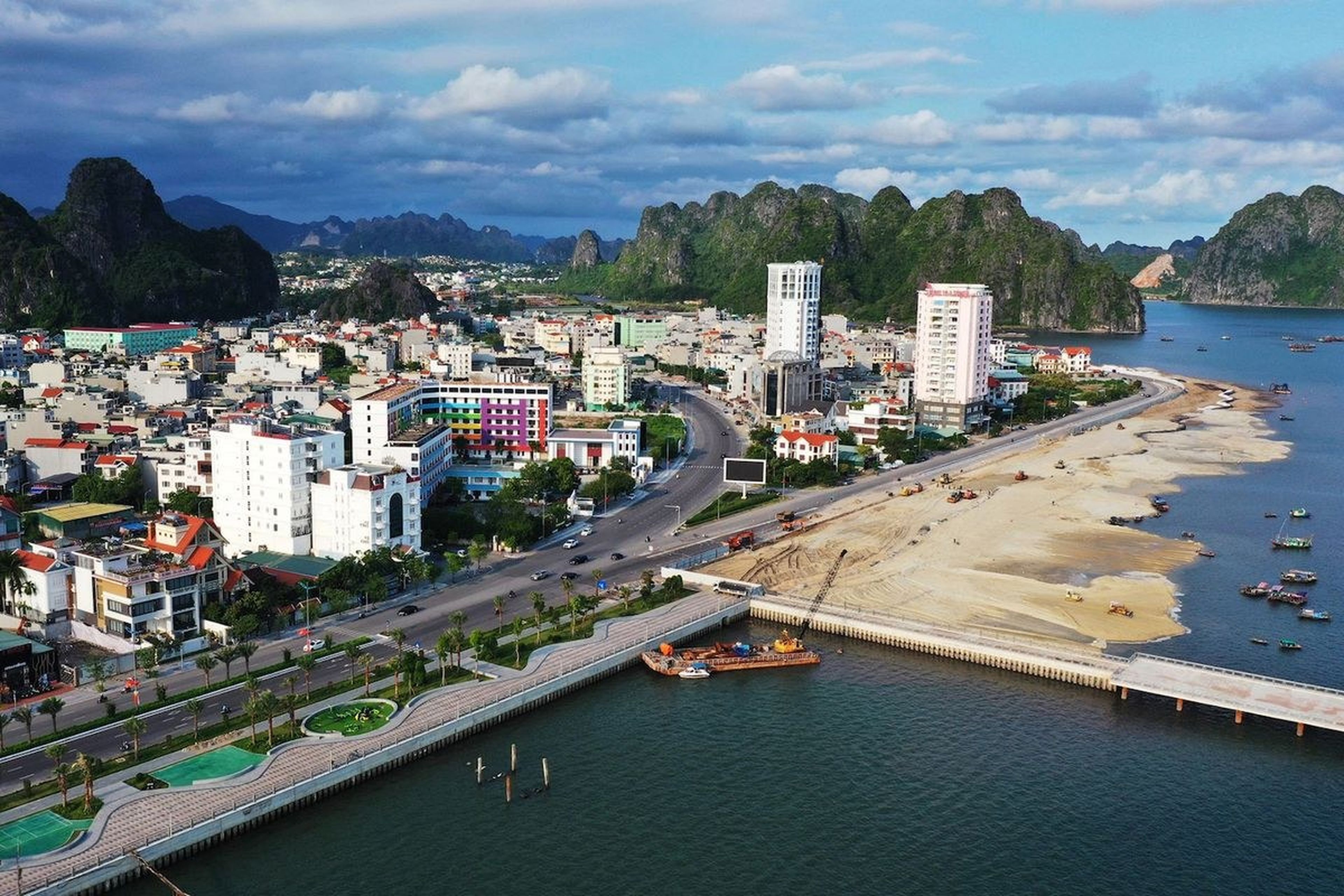 Bãi tắm Hòn Gai – Điểm du lịch mới toanh tại Hạ Long - Hình 5