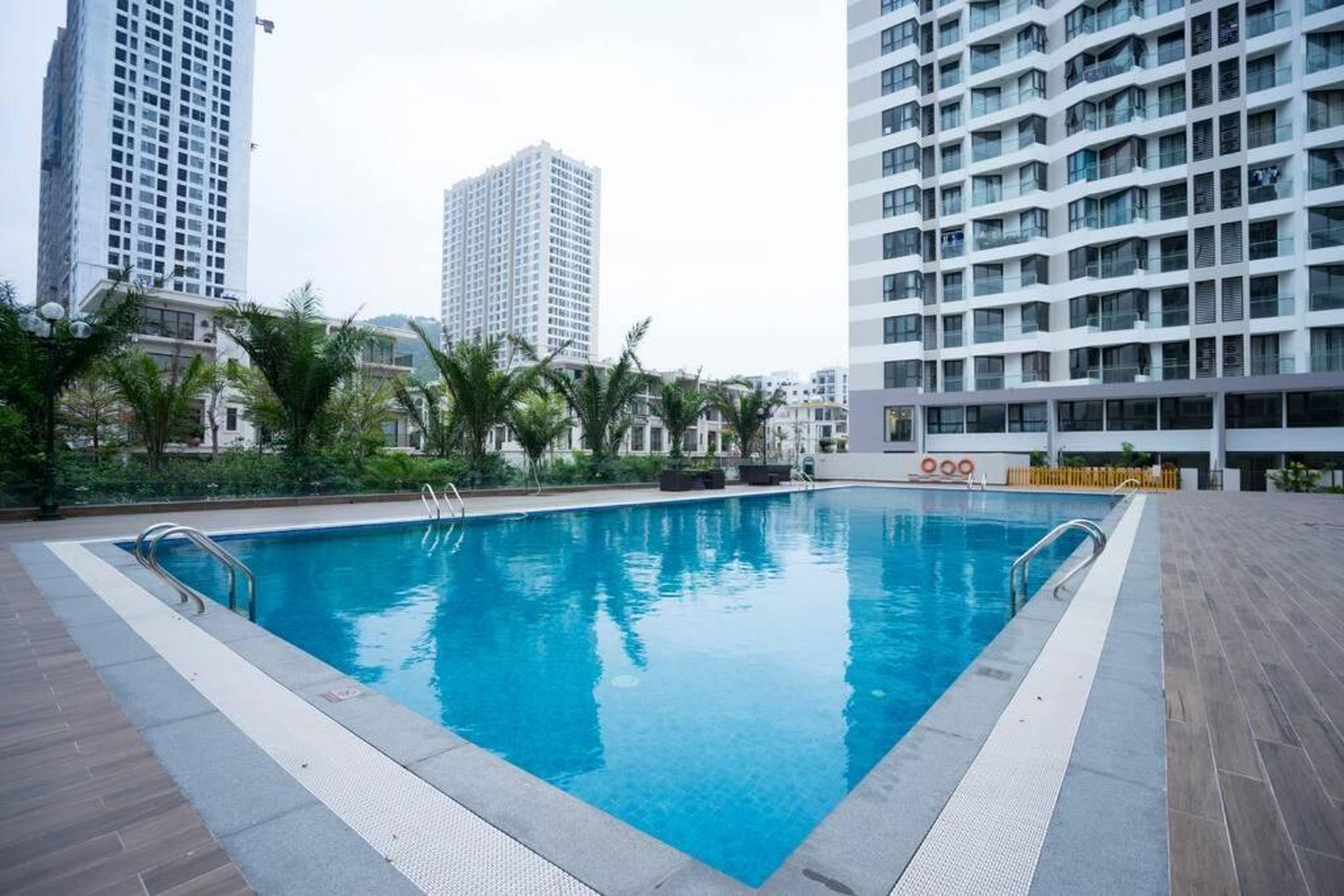 *Ha Long Homestay @ Sunrise Apartment- 4 BR - Hình 20