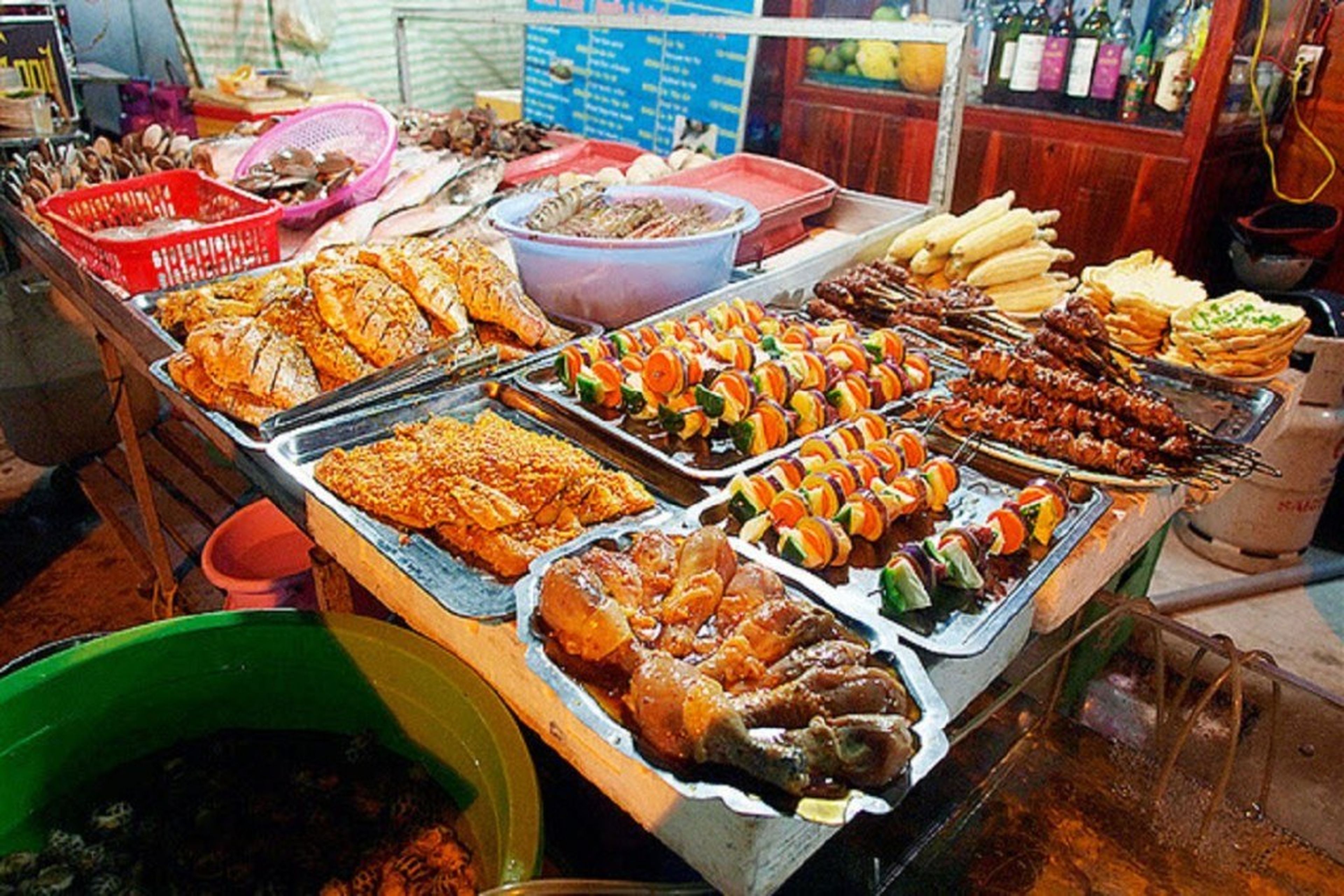 Cùng thả mình vào sự náo nhiệt đông vui của Chợ đêm Hạ Long - Hình 5