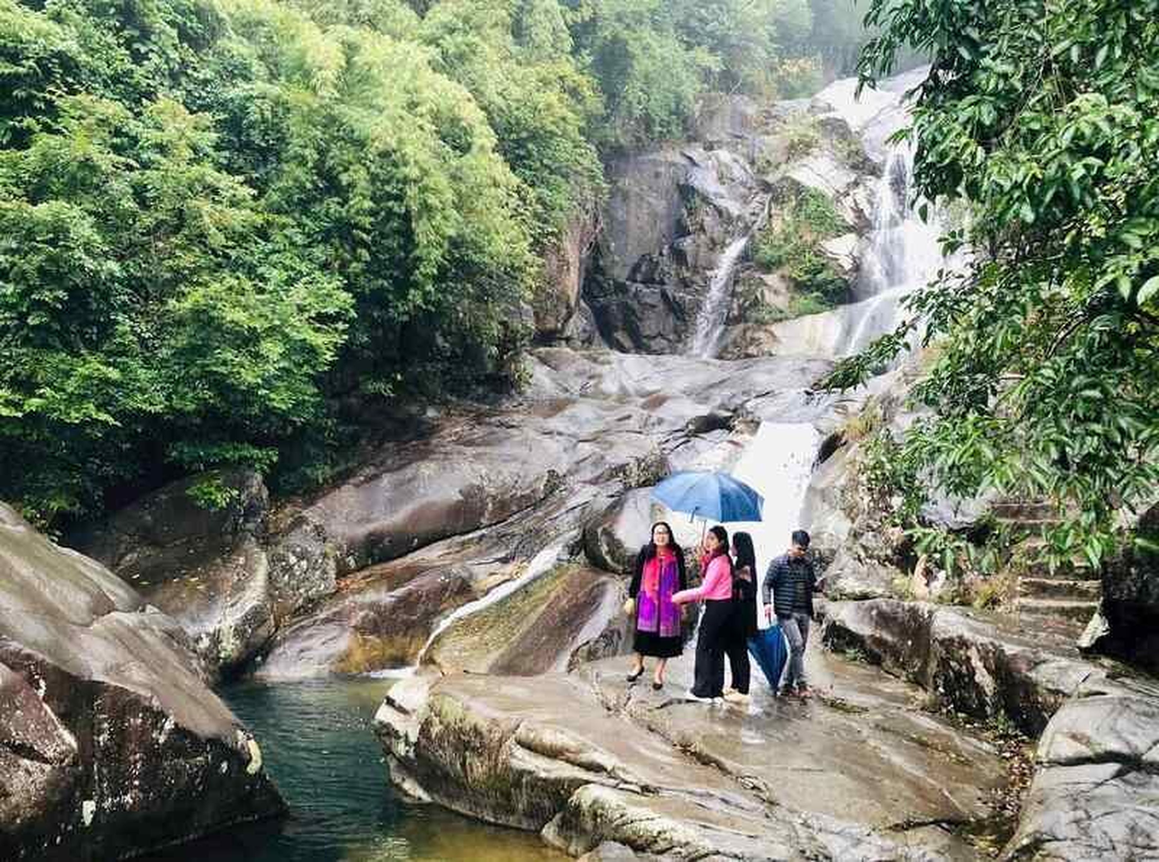 Chạm tay vào cột mốc 1327 tại Bình Liêu, Quảng Ninh - Hình 9