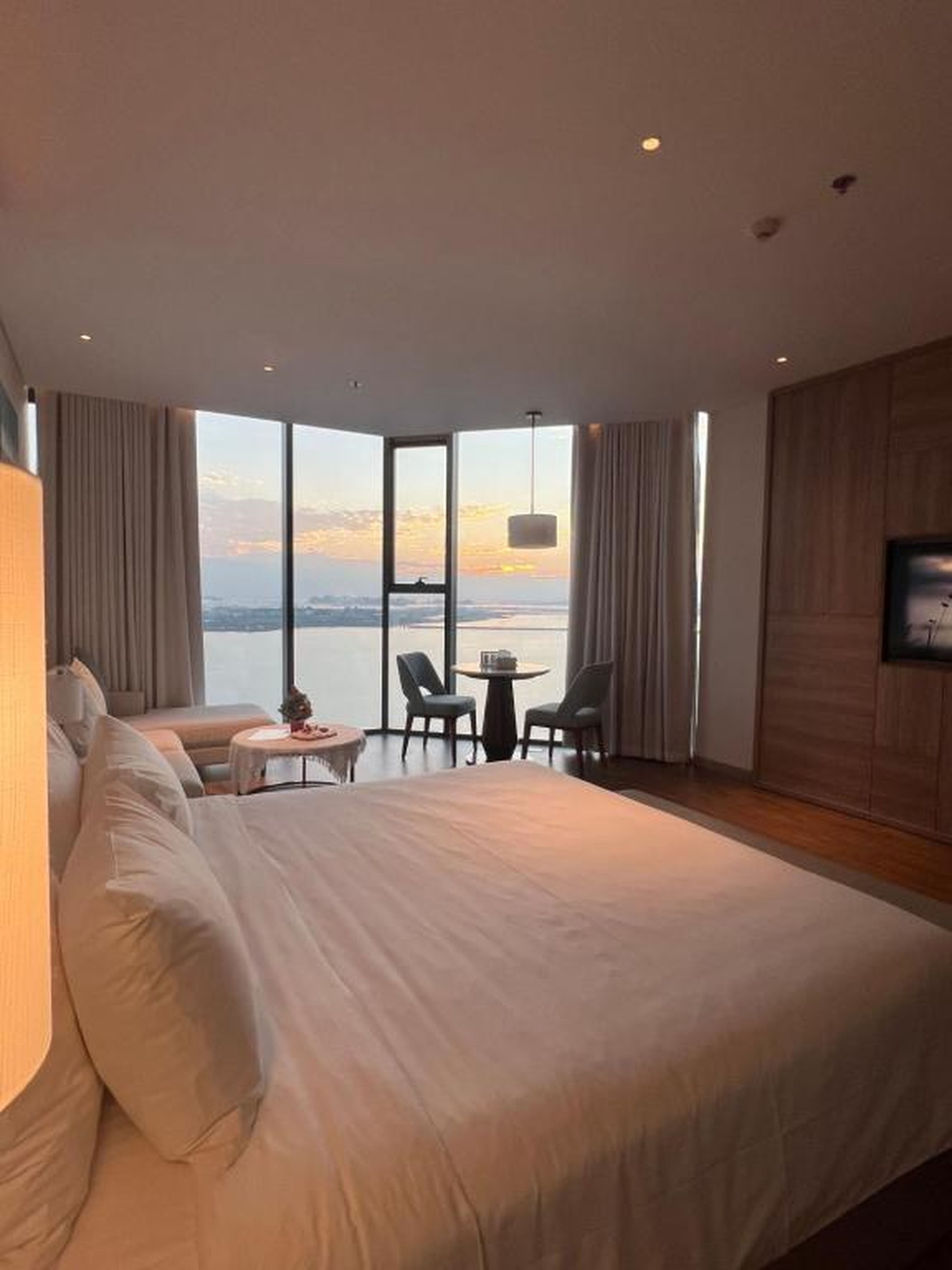 À La Carte Ha Long Studio Apartment- Sea View Room - Hình 9