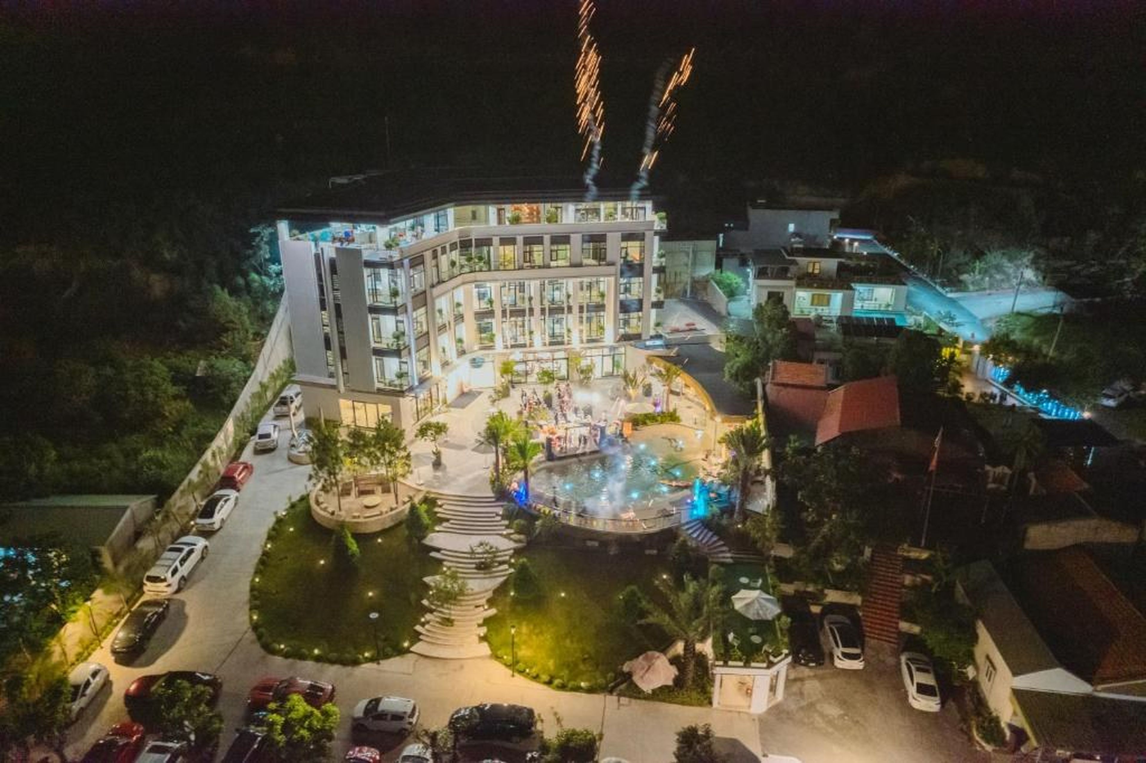 MAREMONTI Luxury 5 Star Hotel - Hình 47