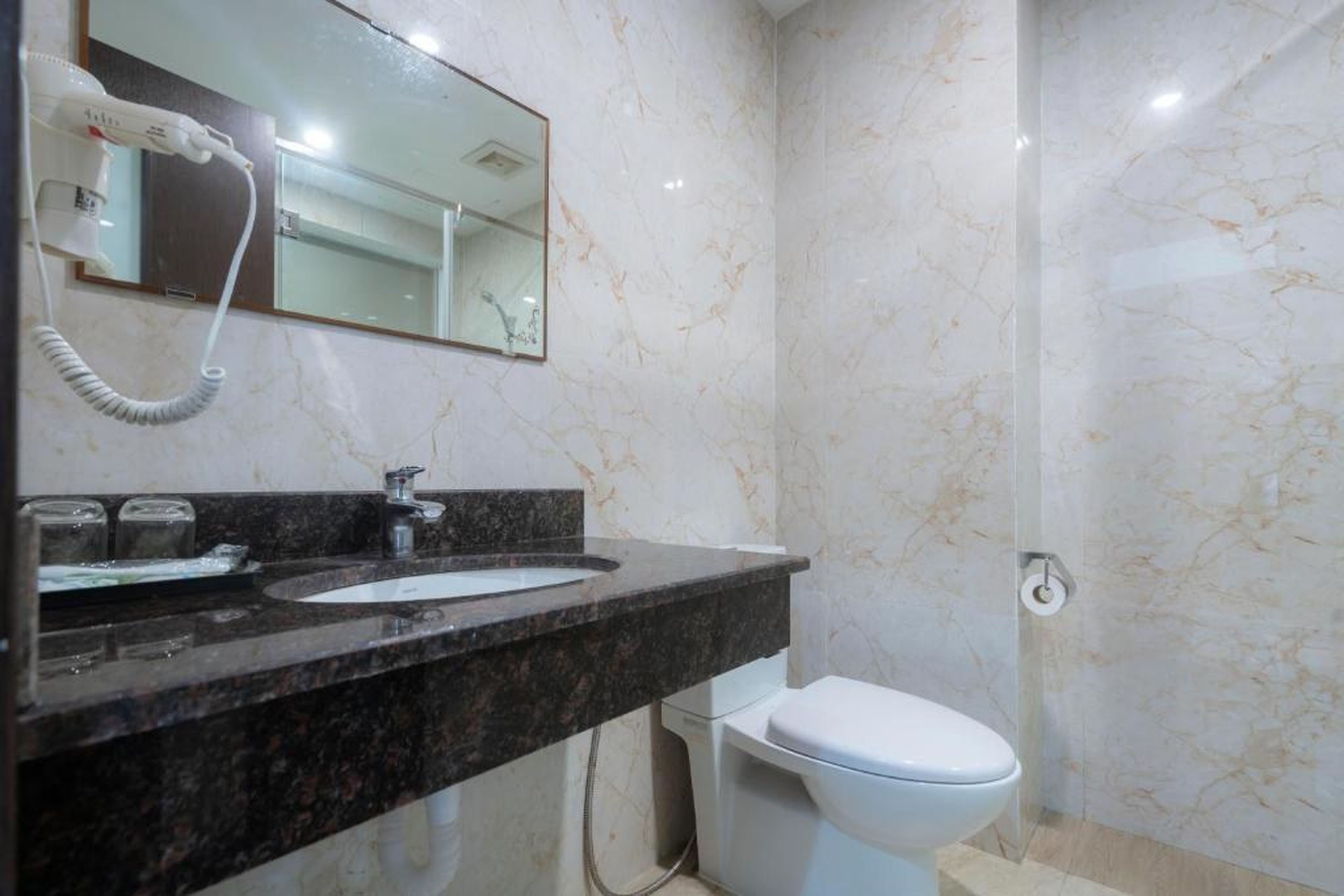 COCO Tuan Chau Hotel - Hình 12