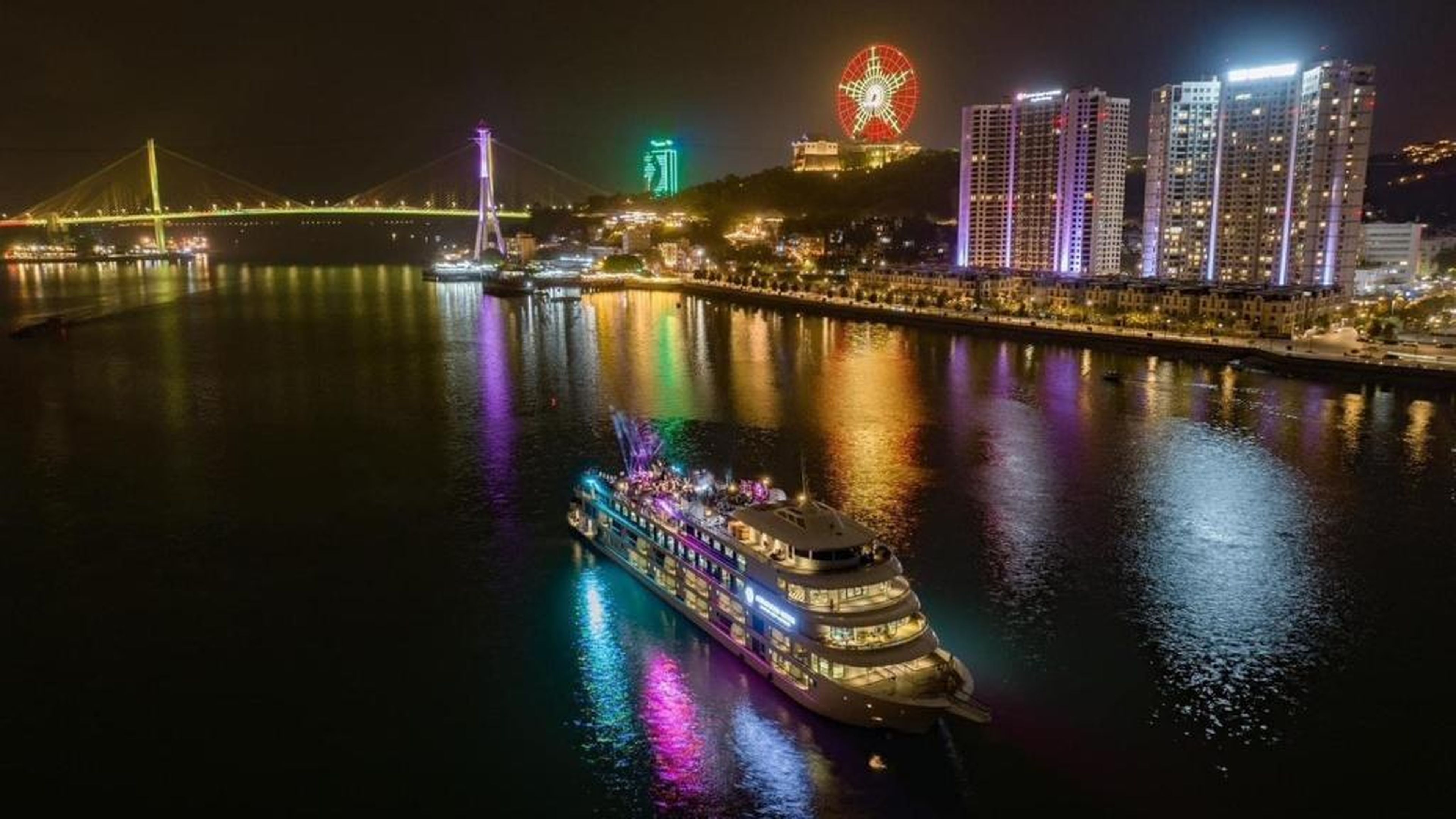 Lucasta Hotel Ha Long - Hình 46