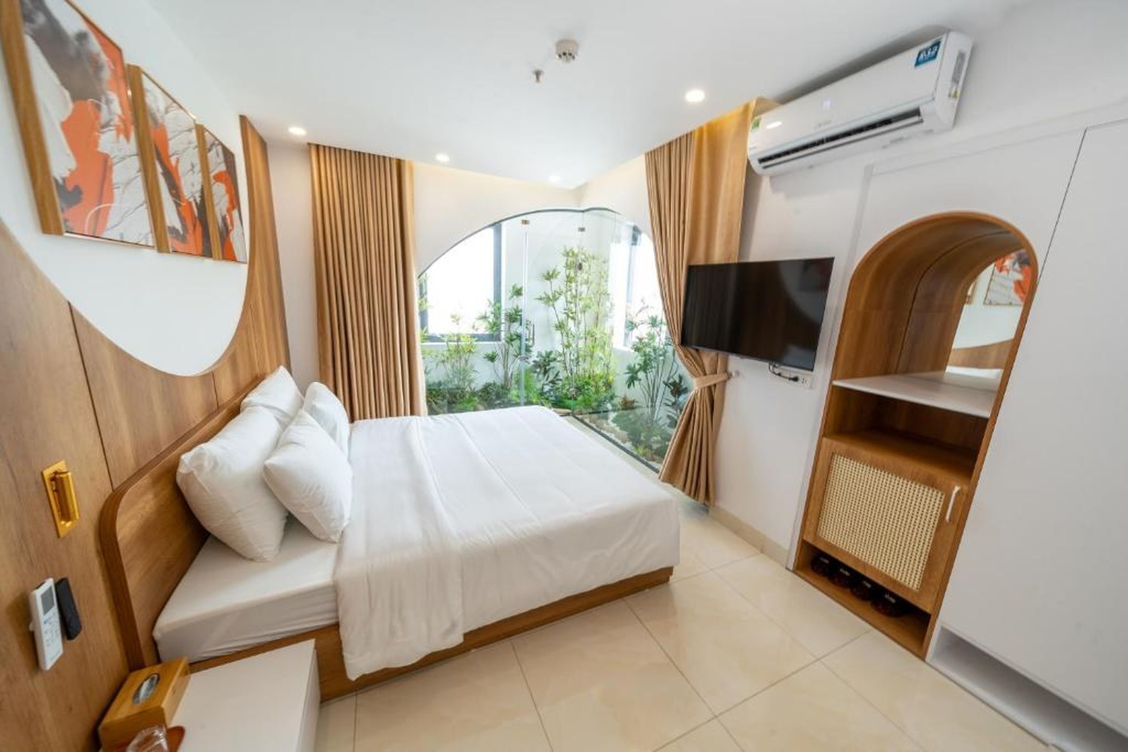 Azure Bay Hotel - Hình 4
