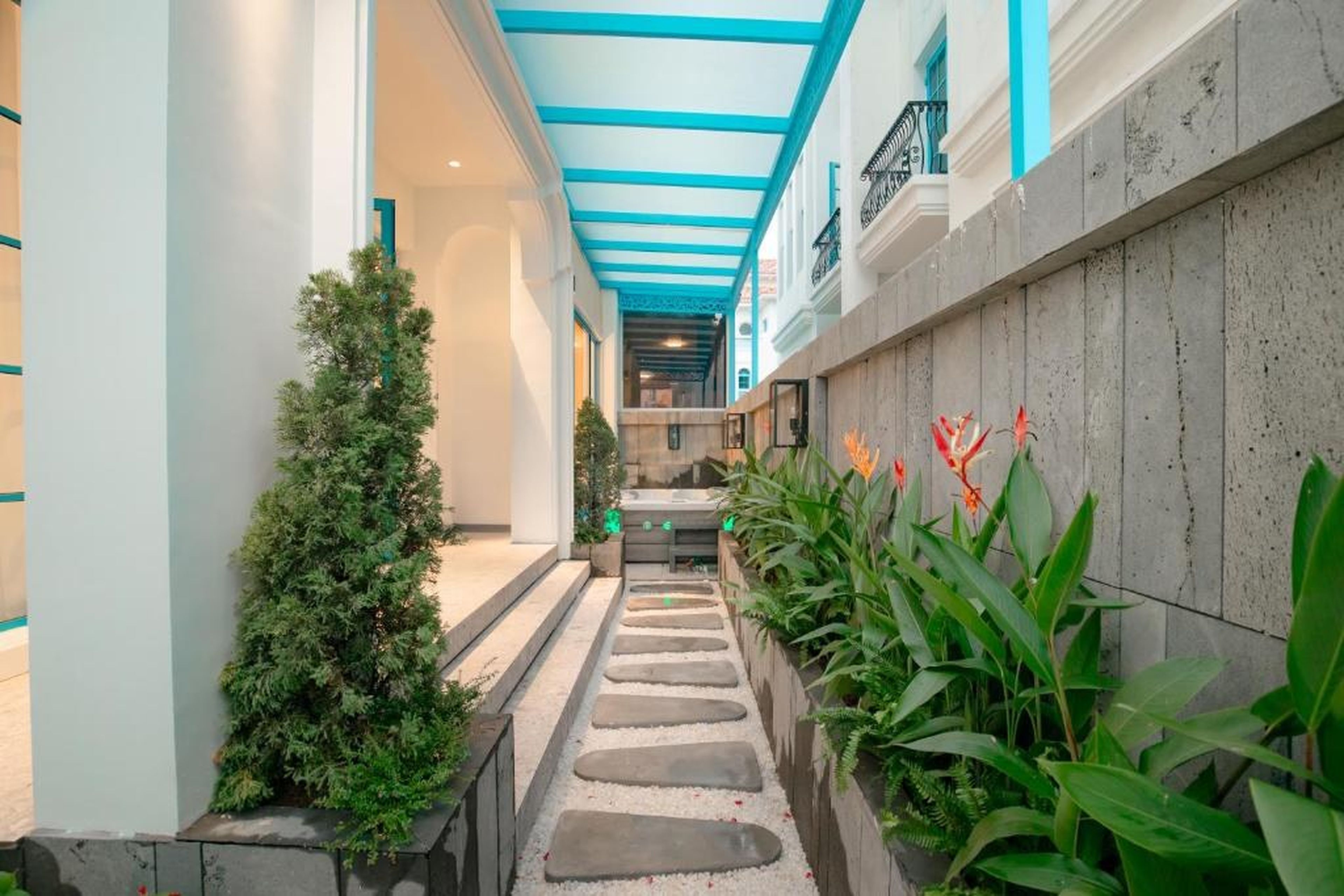 S Villa Ha Long - 5-Bedroom Private Pool Villa Near Beach, Jacuzzi, Sauna & Karaoke - Hình 3