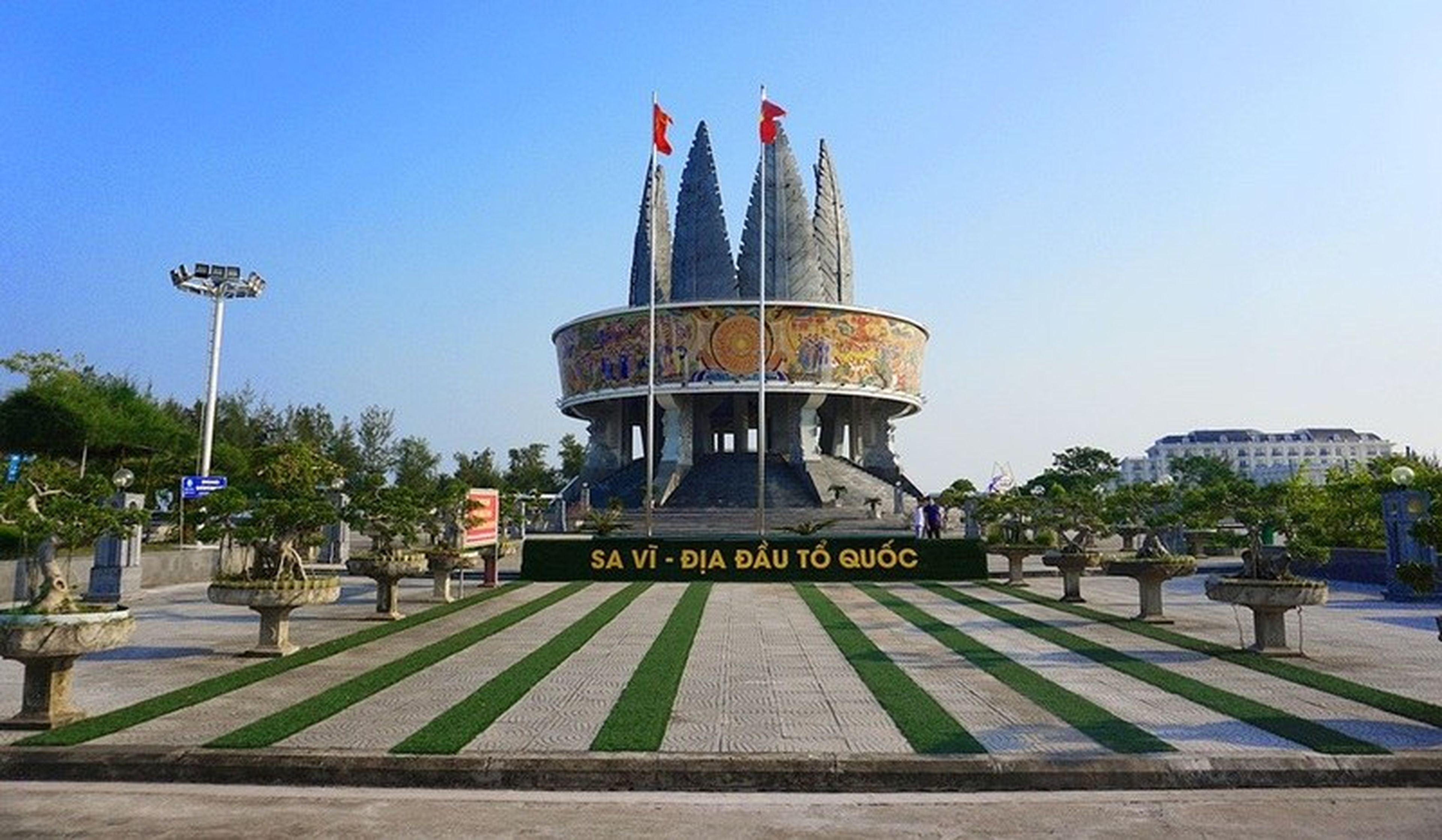 Chợ Móng Cái thiên đường mua sắm giá sỉ ở Quảng Ninh - Hình 4