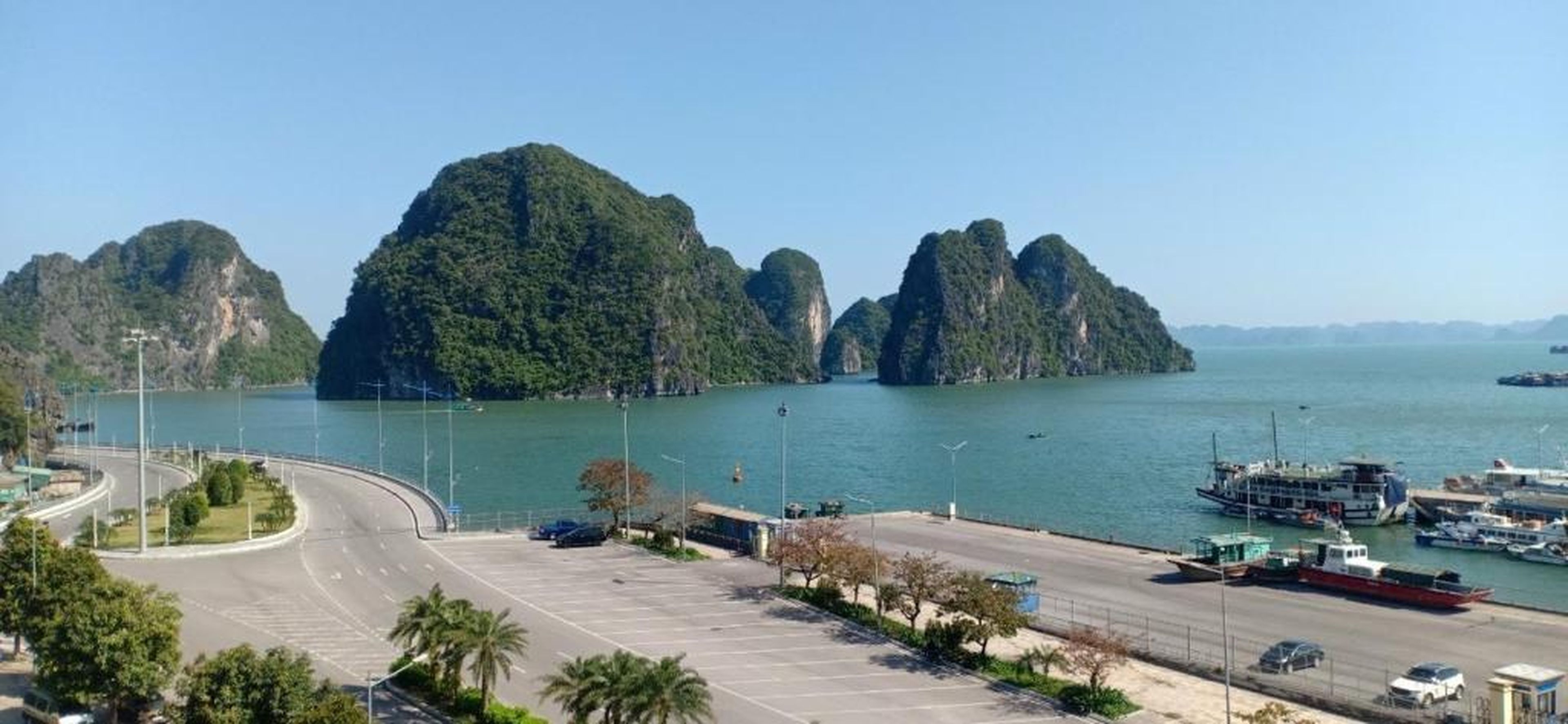 Tropical Villa Halong - Hình 2