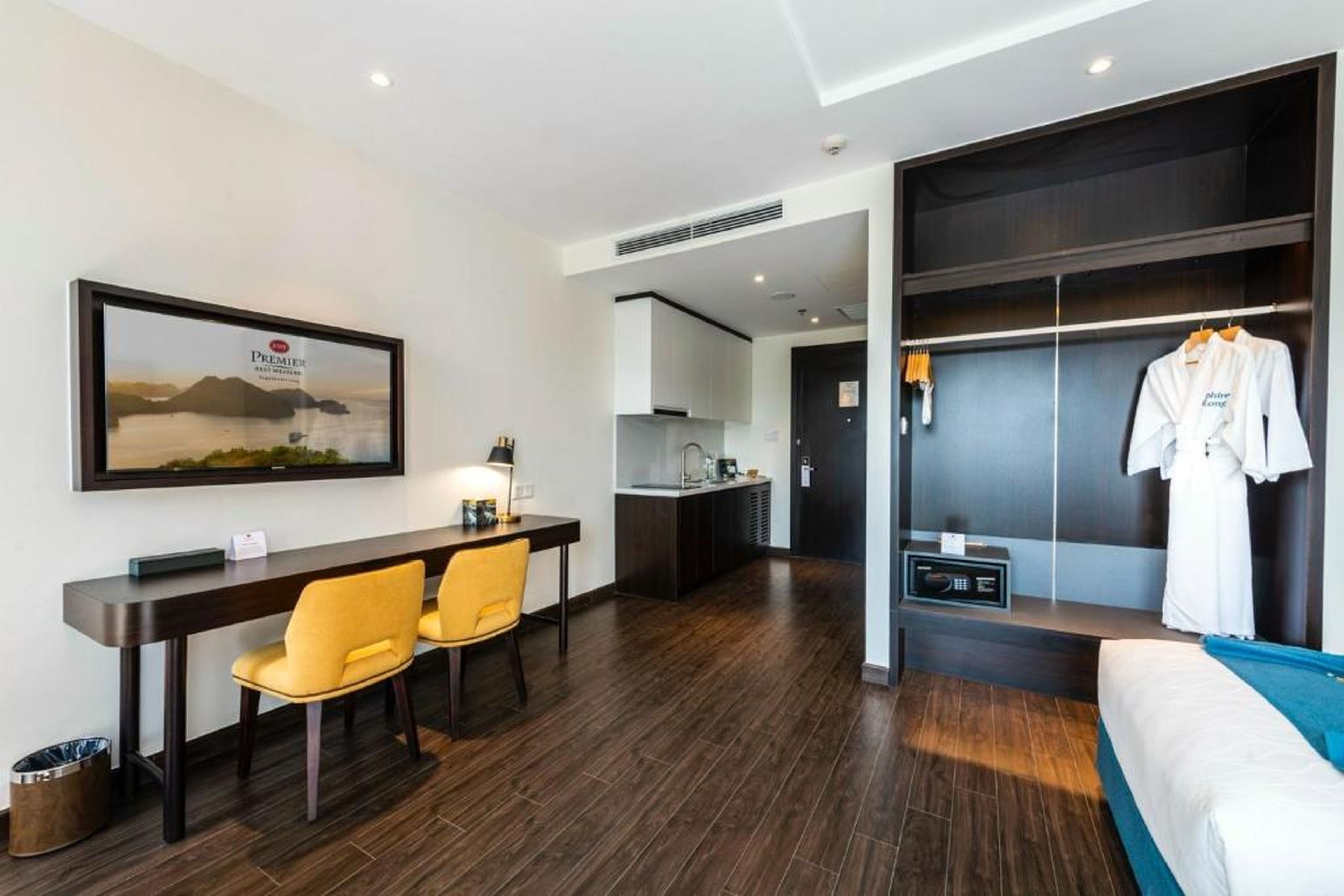 Sapphire Ha Long Luxury Apartment 1108 - Hình 49