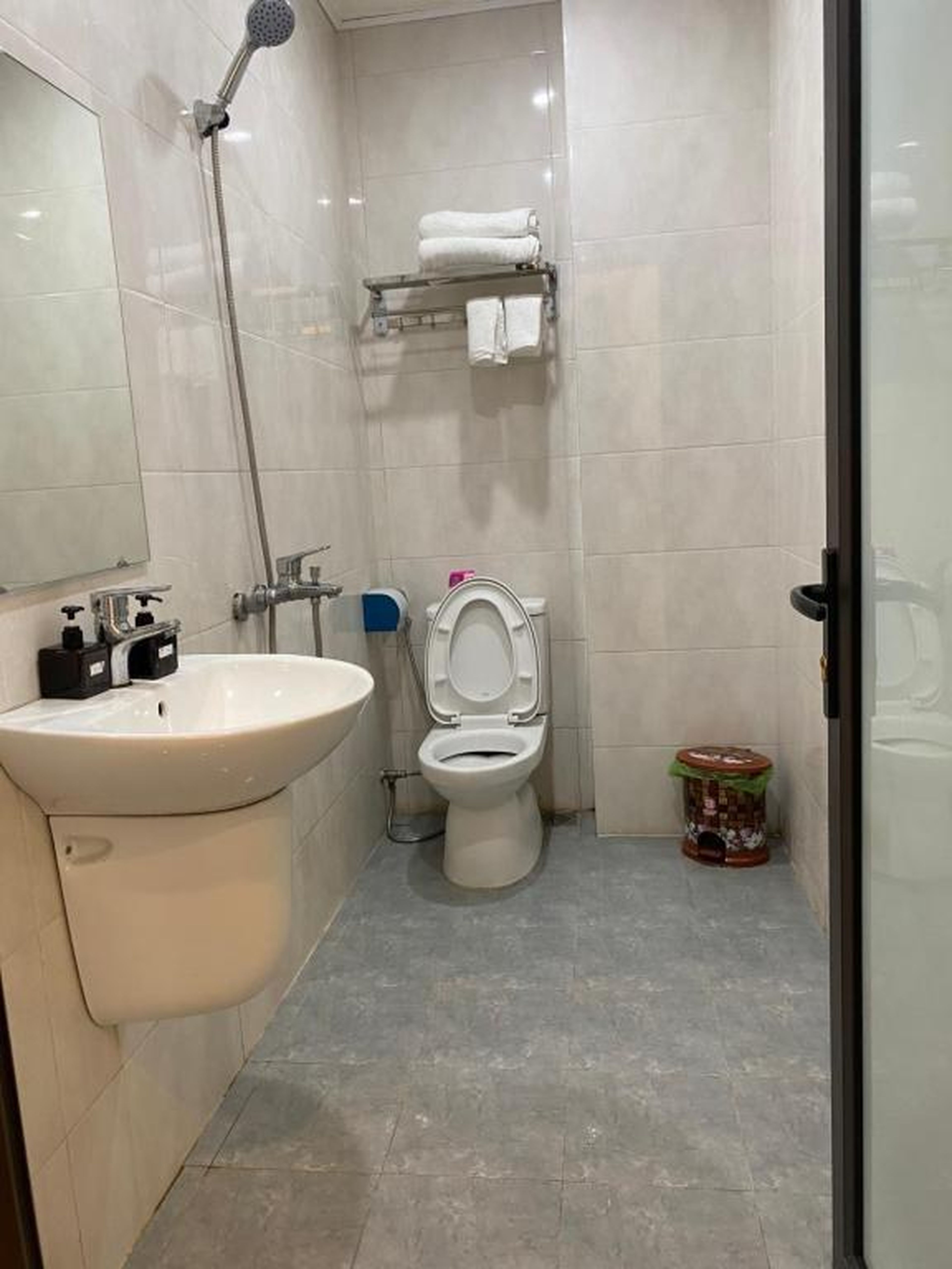 PRAHA HALONG Hotel - Hình 10