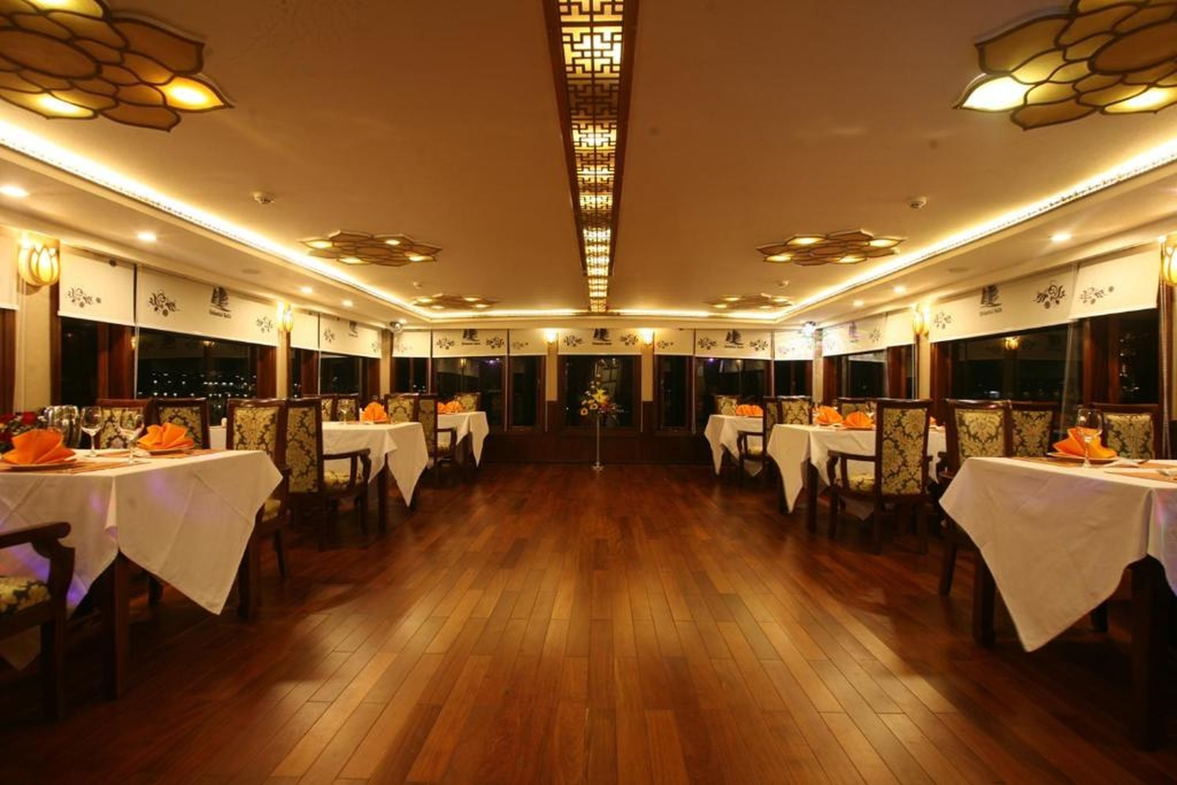 Oriental Sails Cruise - Hình 4