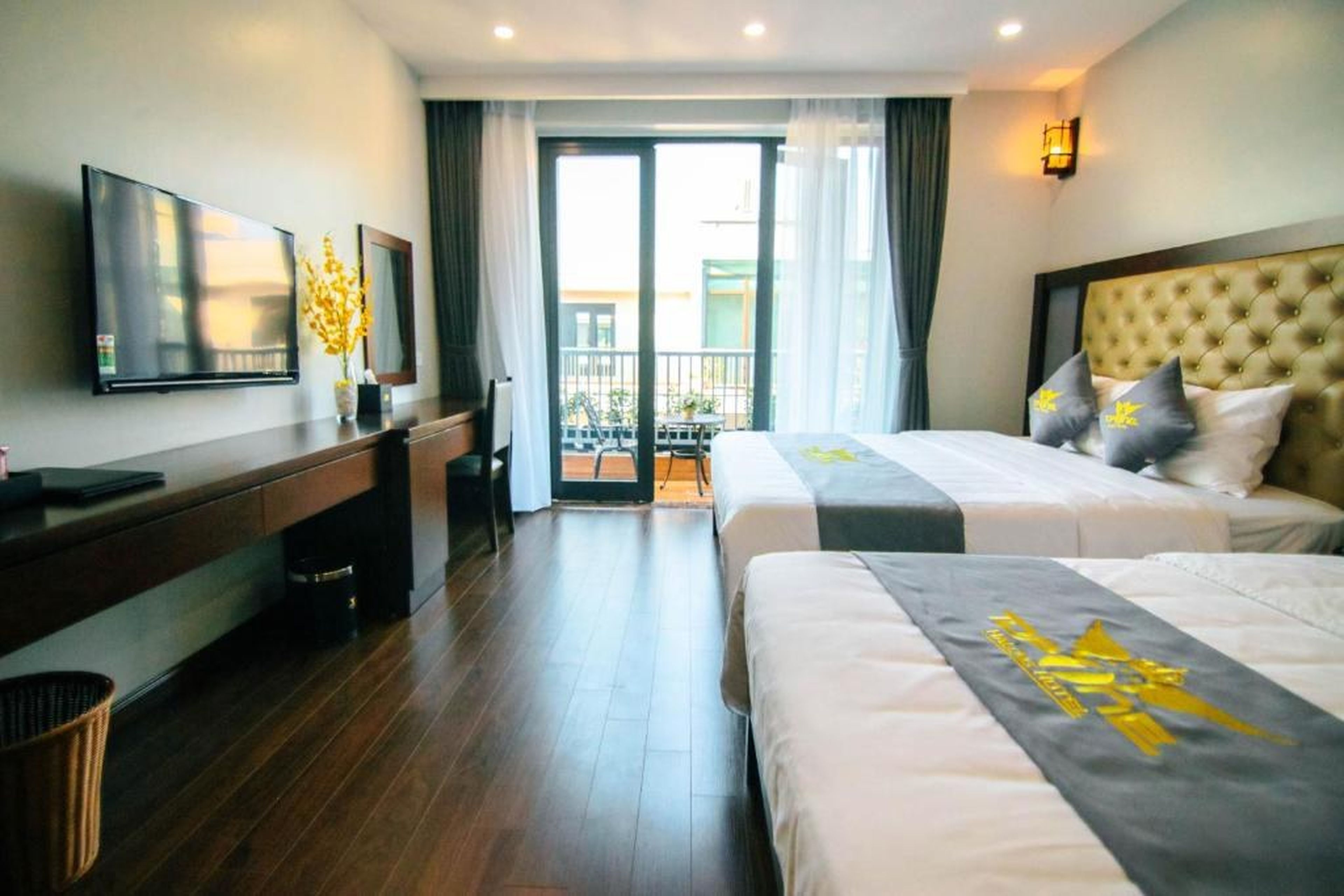 Topone Halong Hotel - Hình 27