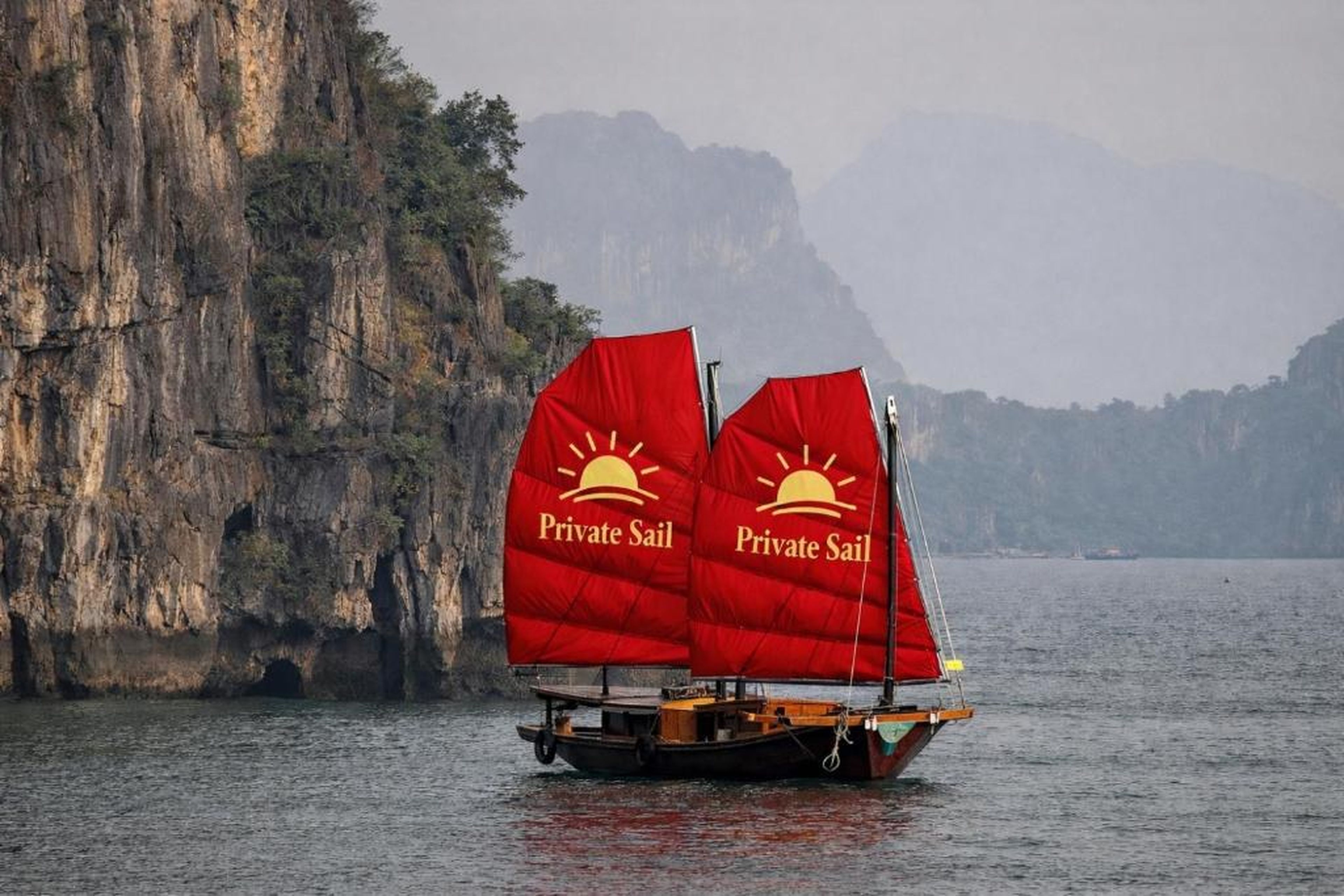 Private Sail Ha Long - Bai Tu Long - Hình 33