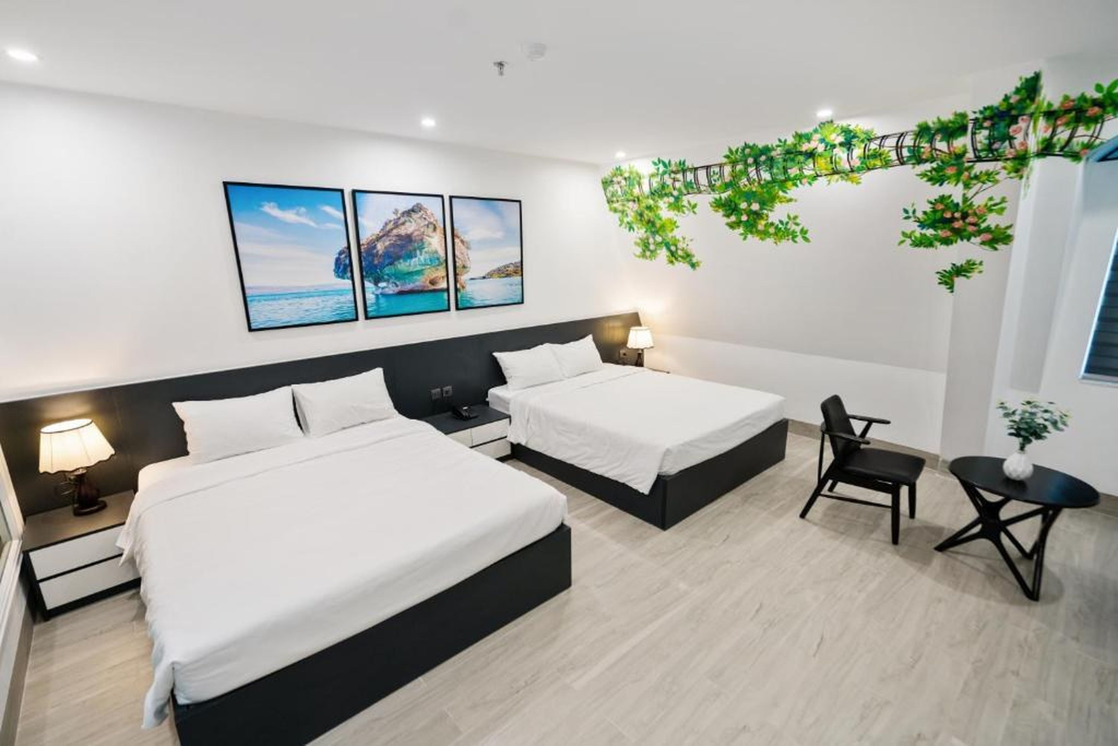 The Enchanted Ha Long Hotel - Bai Chay Beach - Hình 22