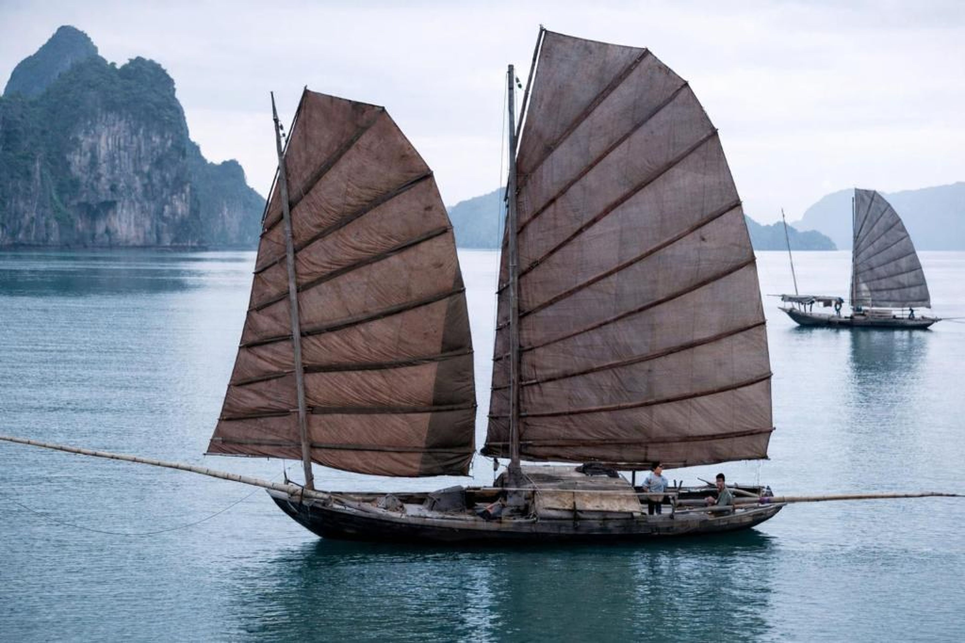 Private Sail Ha Long - Bai Tu Long - Hình 27