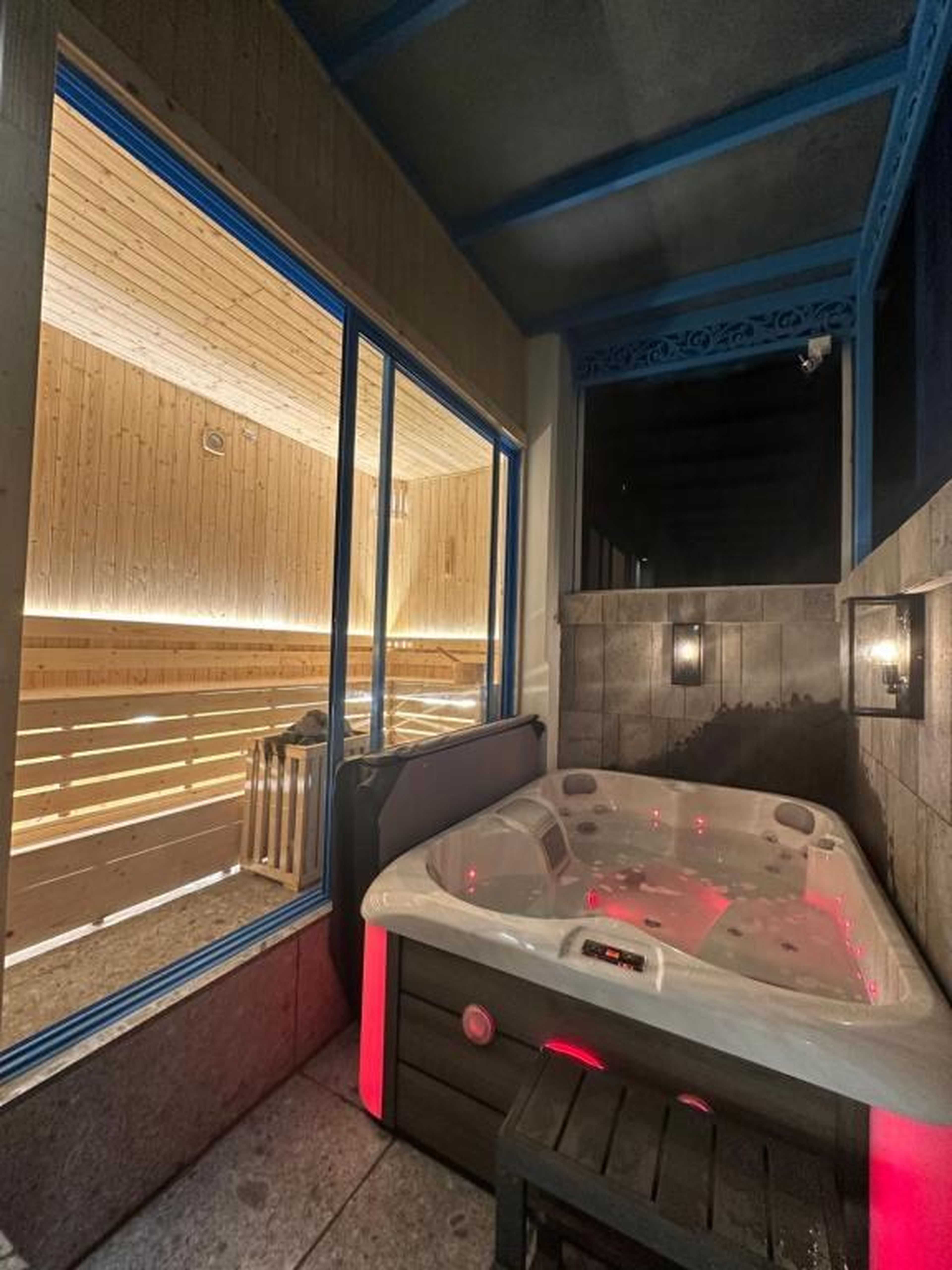 S Villa Ha Long - City Center, Near Beach - 6BR Private Villa with Pool, Jacuzzi, Sauna, Karaoke - Hình 50