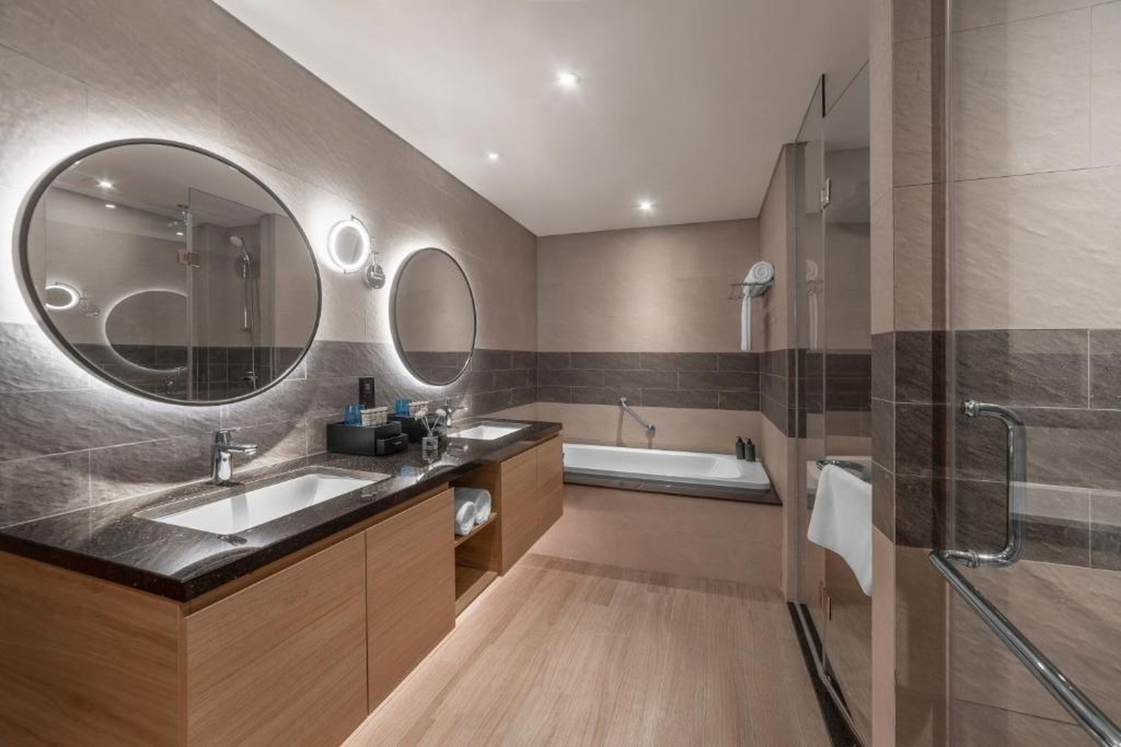 Citadines Marina Halong - Hình 26