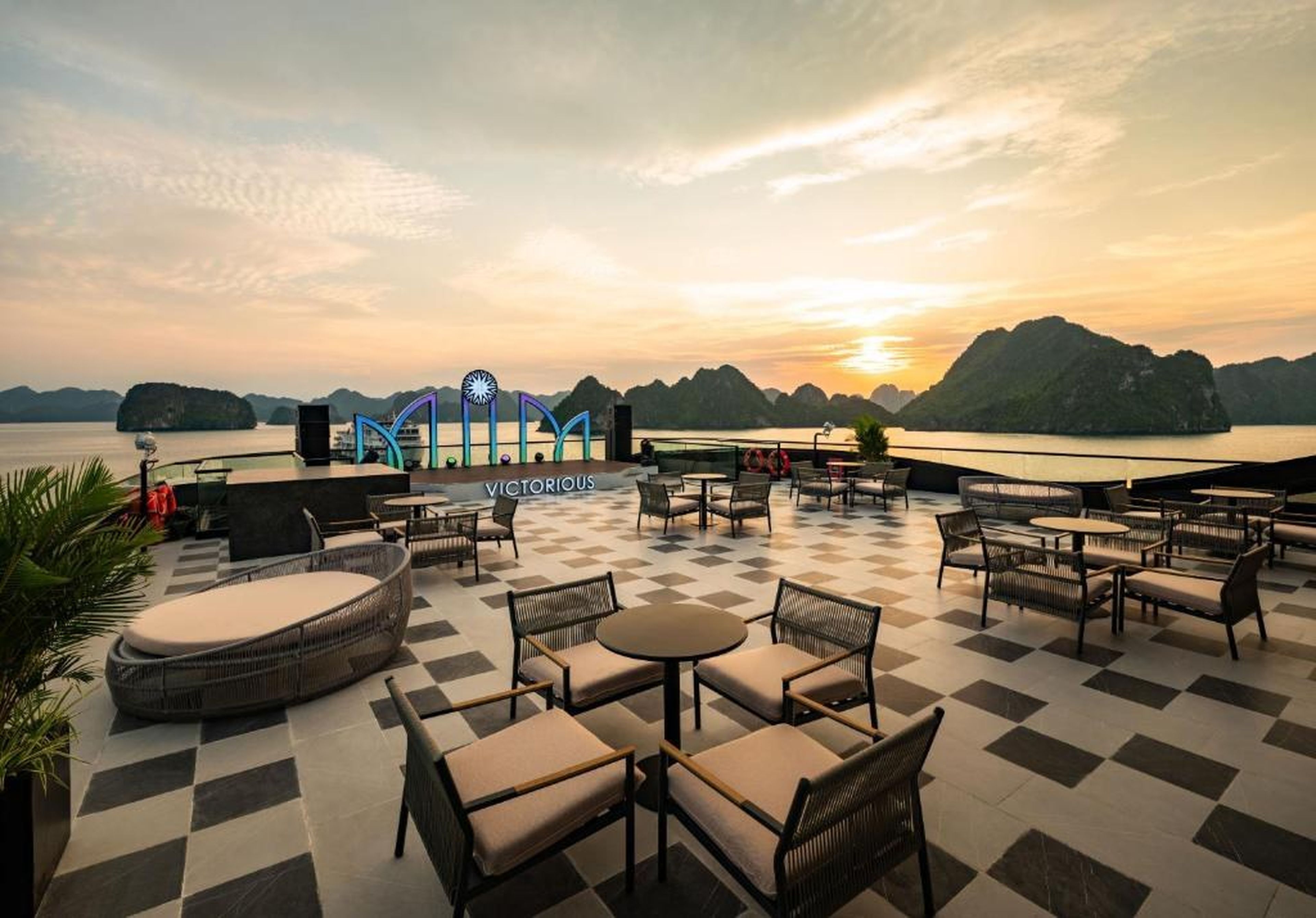 Victorious Cruise Ha Long Bay - Hình 29