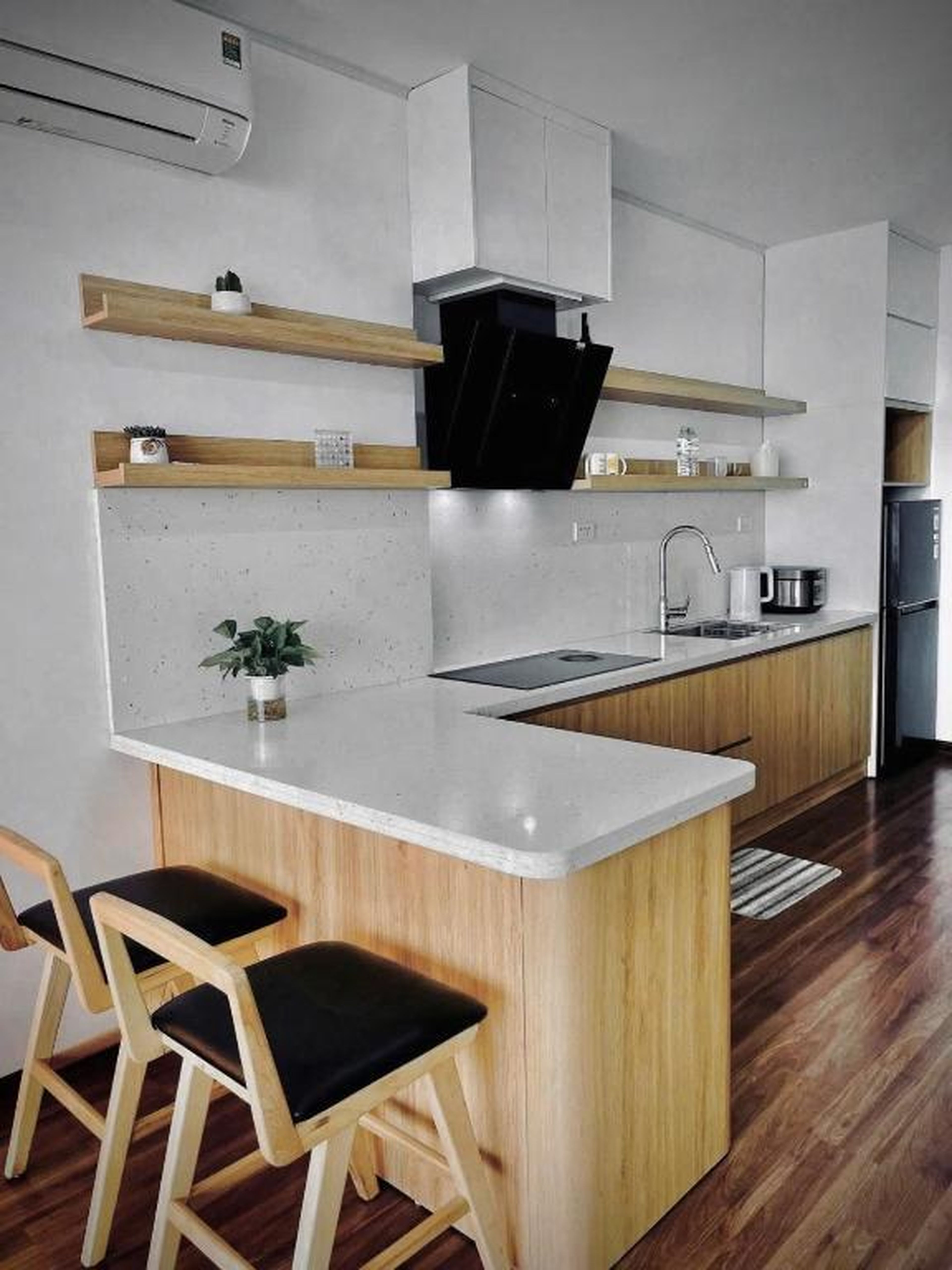 Apartment on 20th & 31st floor, Bai Chay Bridge & Ha Long Bay view - Hình 25