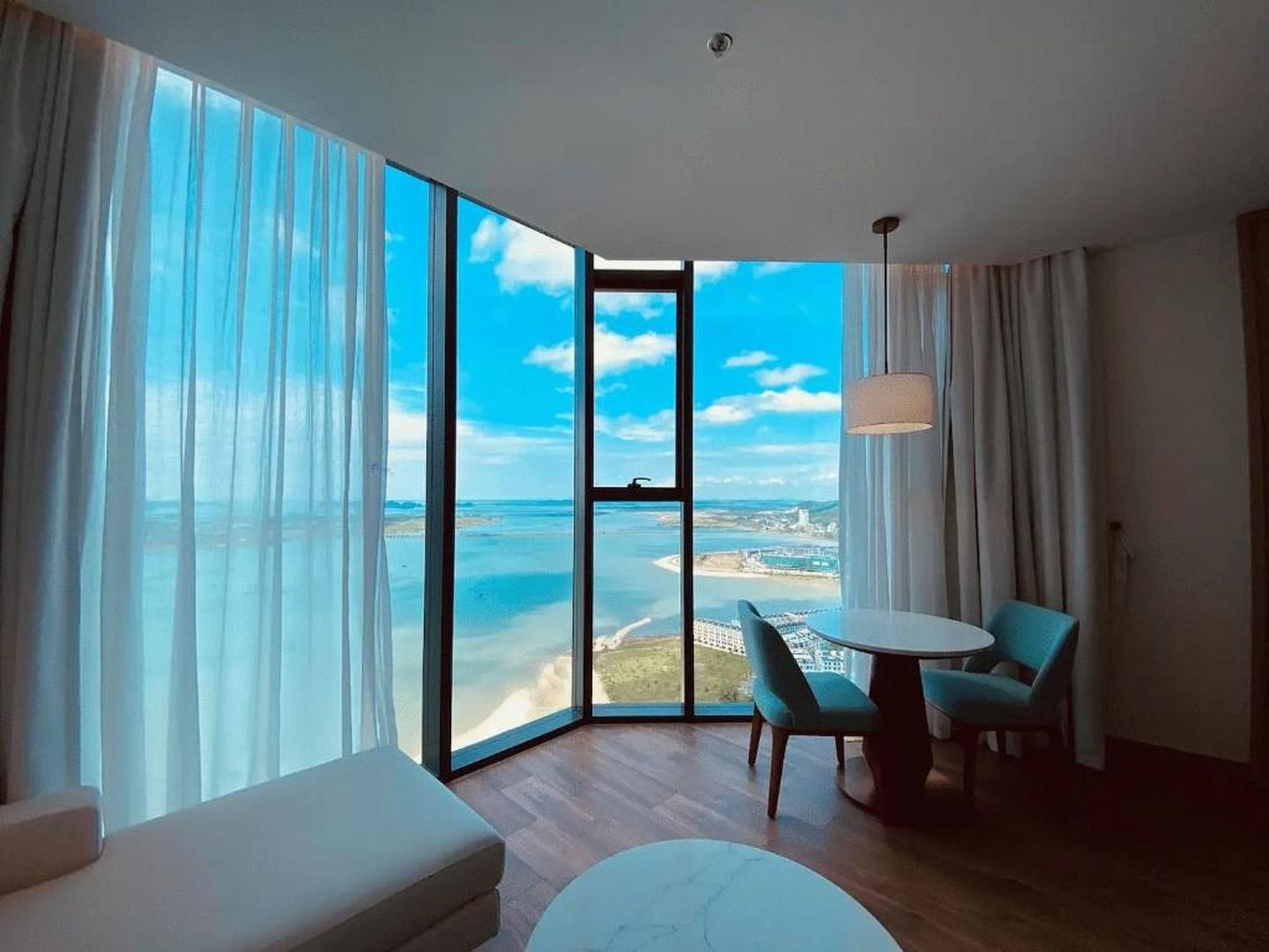 Panoramic sea homestay - Hình 6