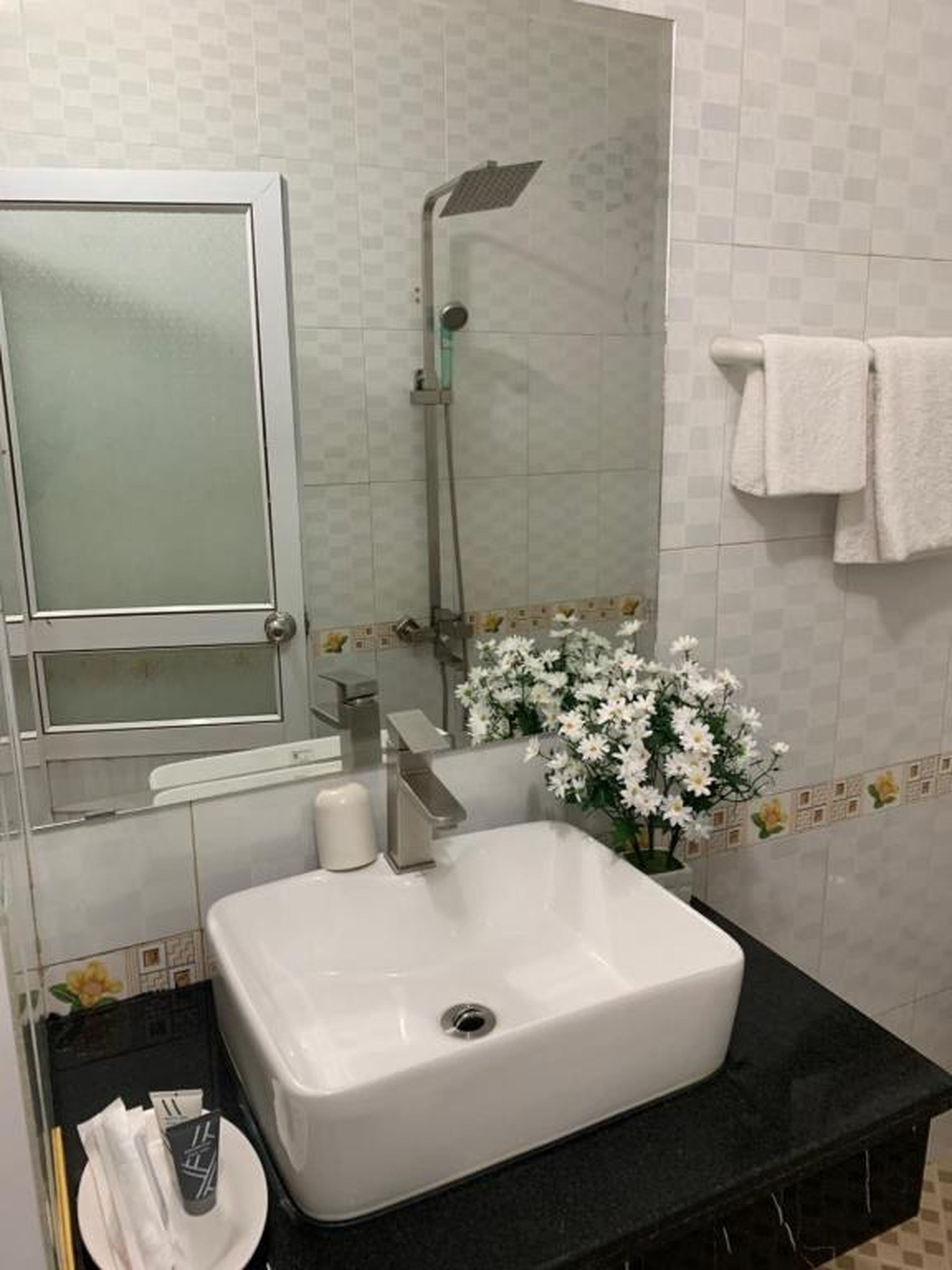 hotel duclong2 - Hình 1