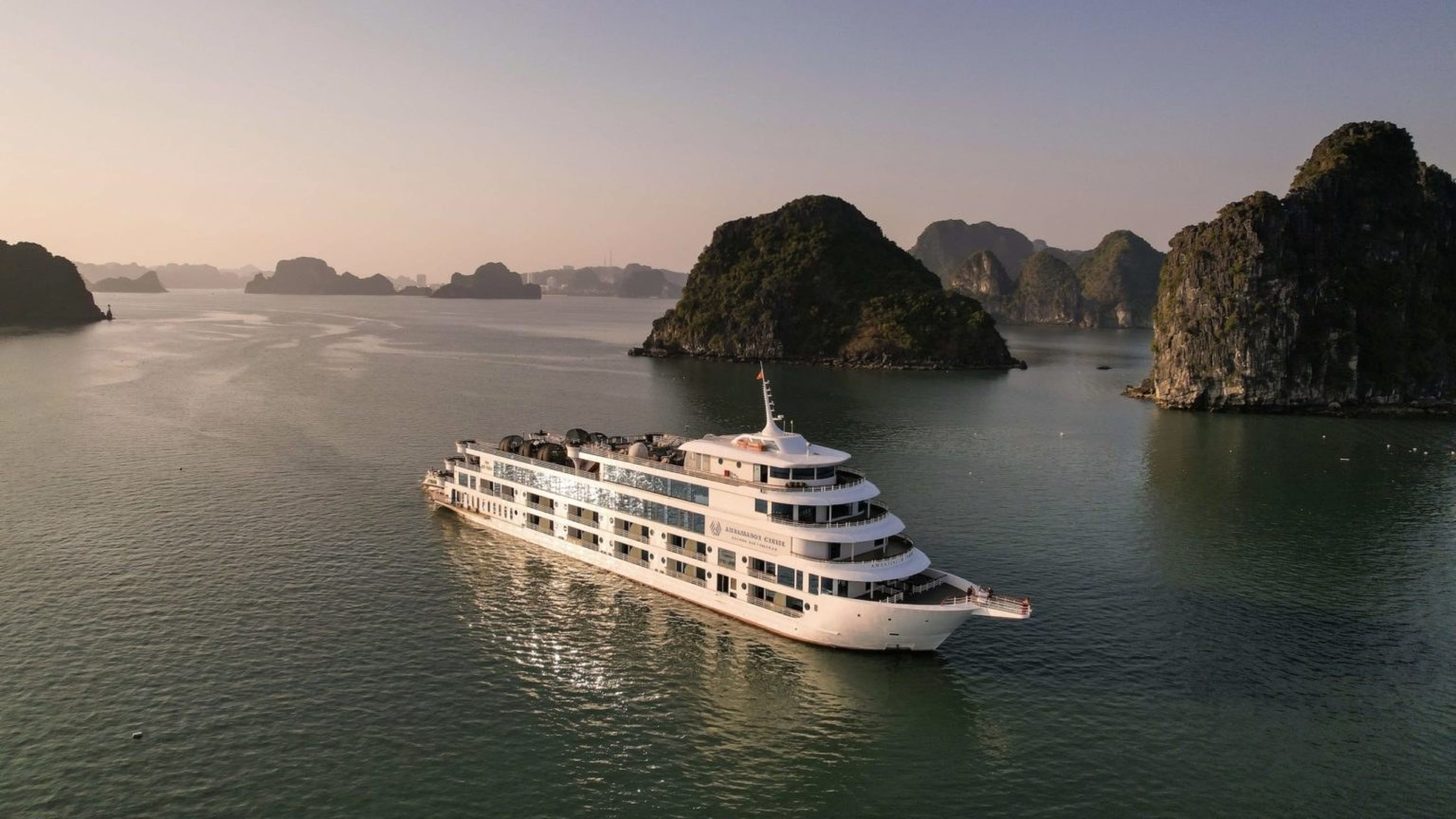 Discover the Heritage Bay with the Top 3 Luxury Ha Long Cruises - Hình 1