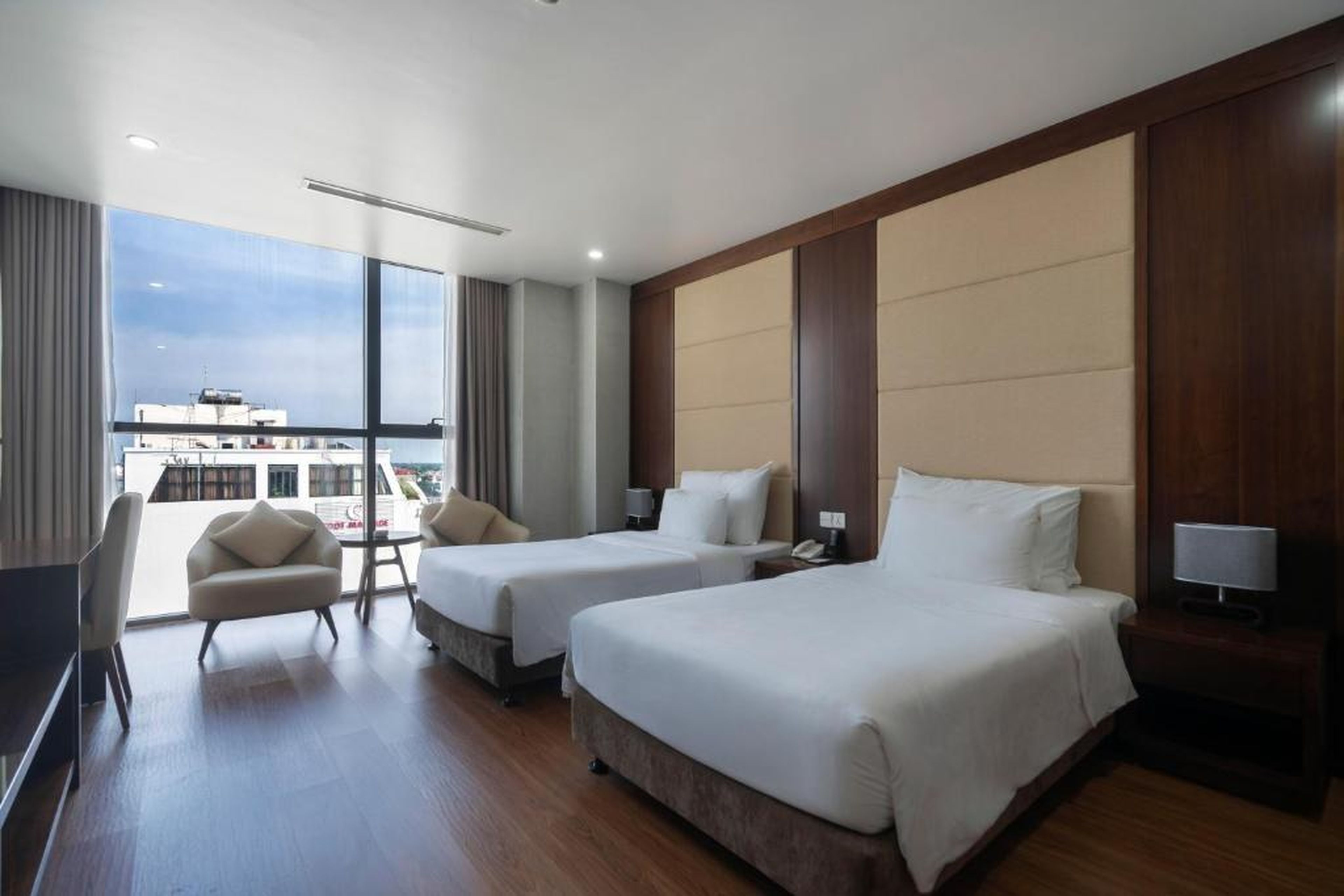 Luxury6 Hotel - Hình 3