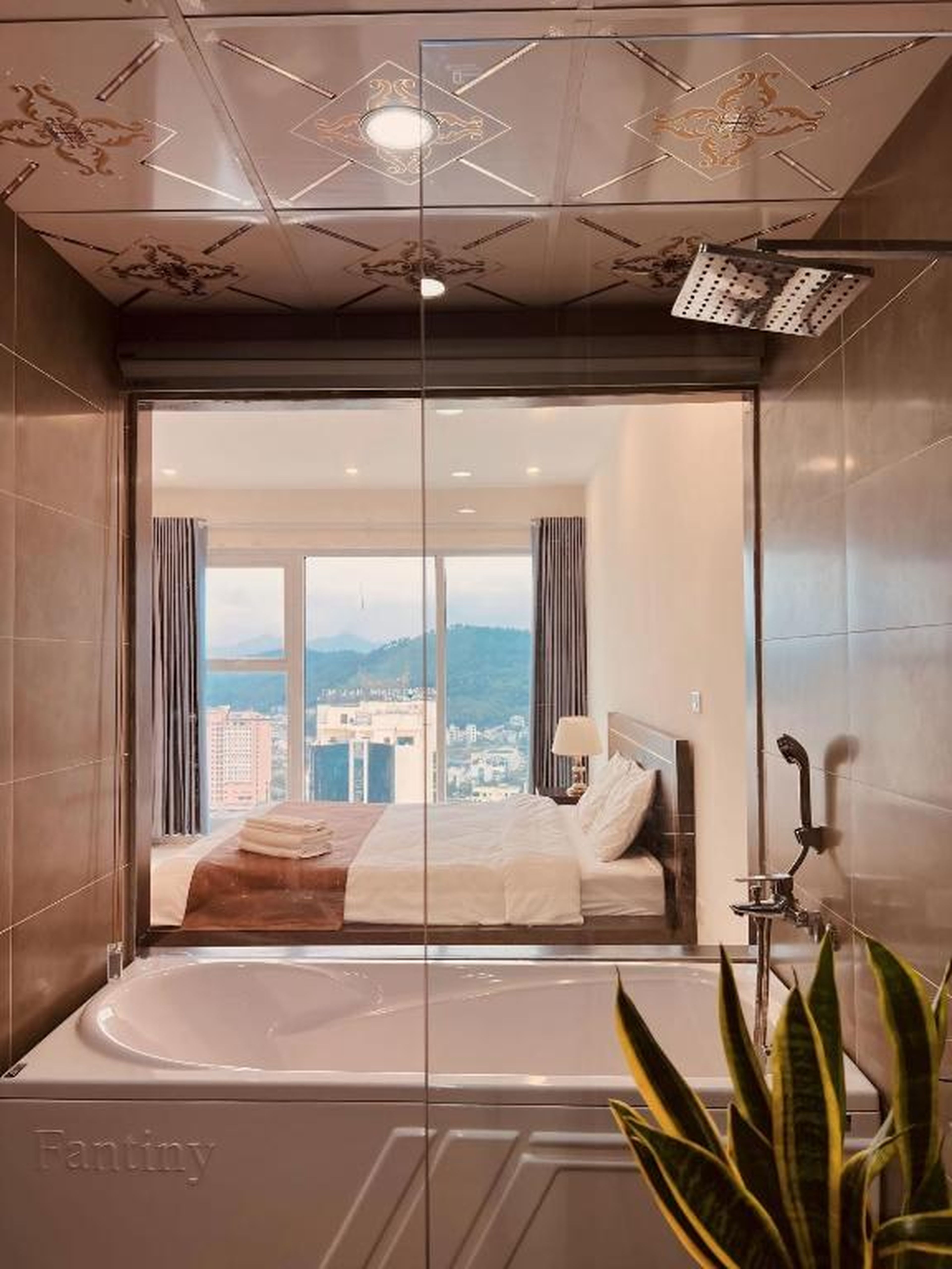 Homestay Ha Long luxury (sea ​​view) - Hình 33