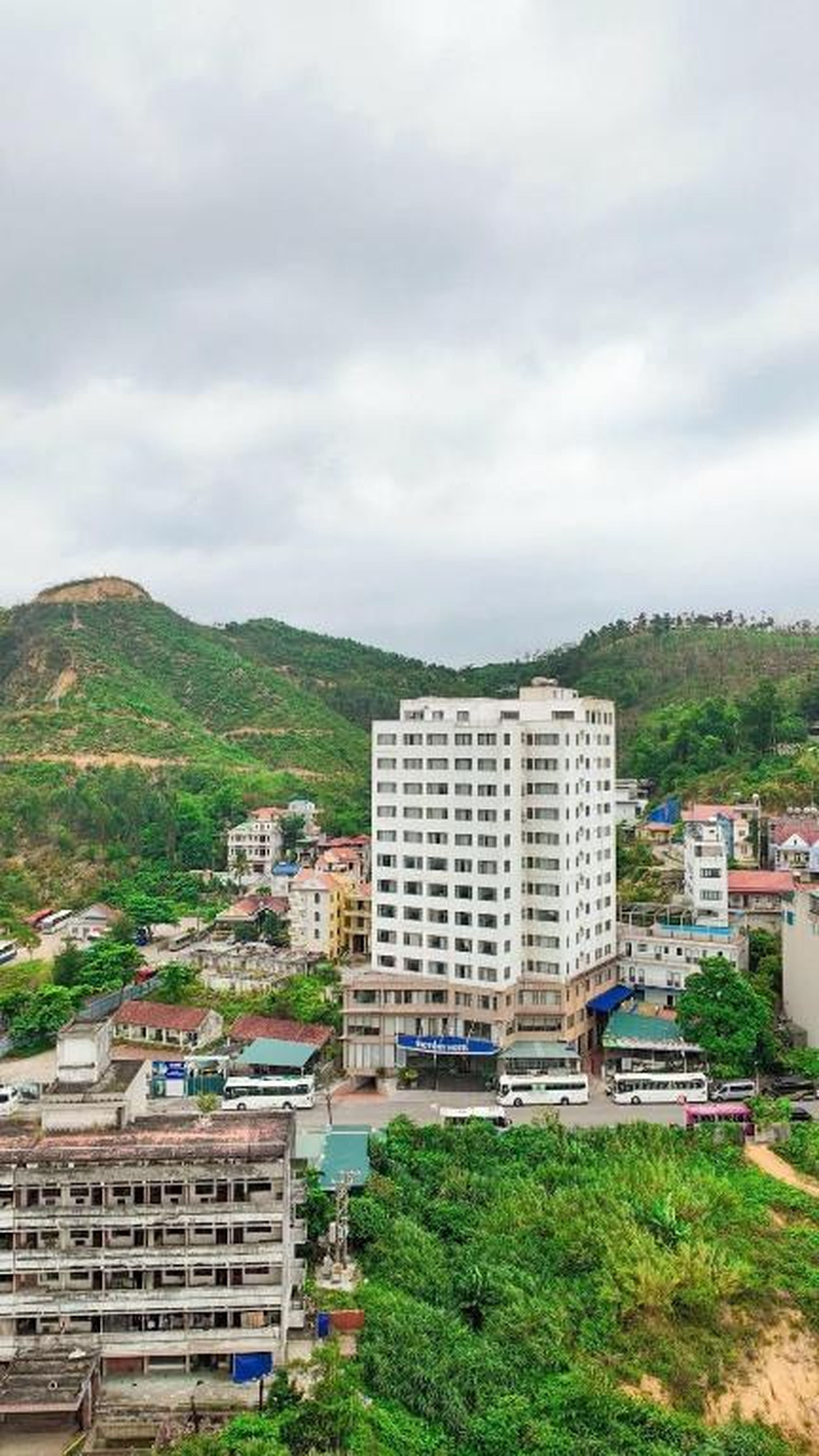 Cozy Balcony Studio Near Sun World - The Holiday Ha Long - Hình 10