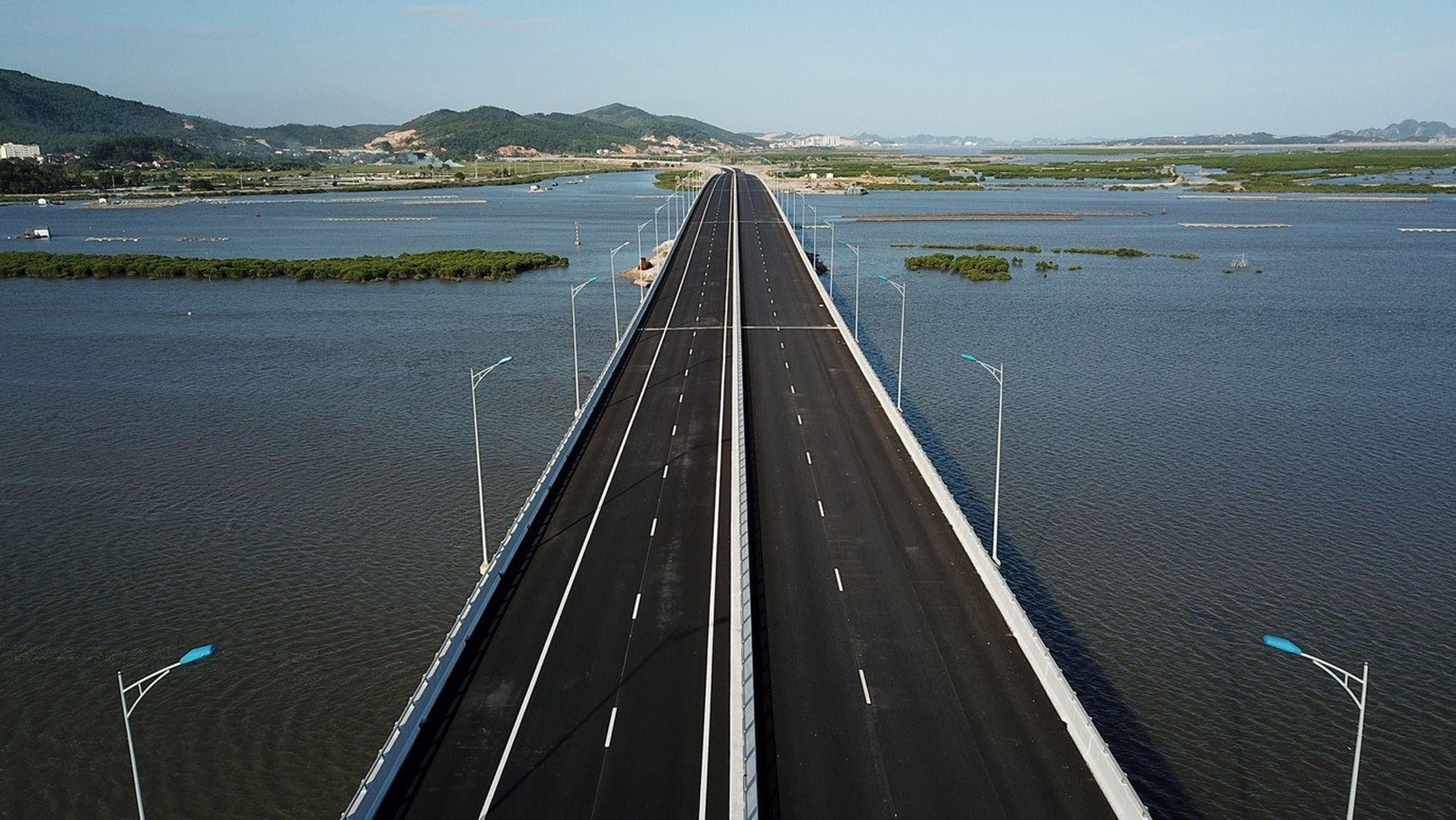 Du lịch Hạ Long - Ngắm mùa thu trên vịnh đẹp nhất Việt Nam - Hình 4