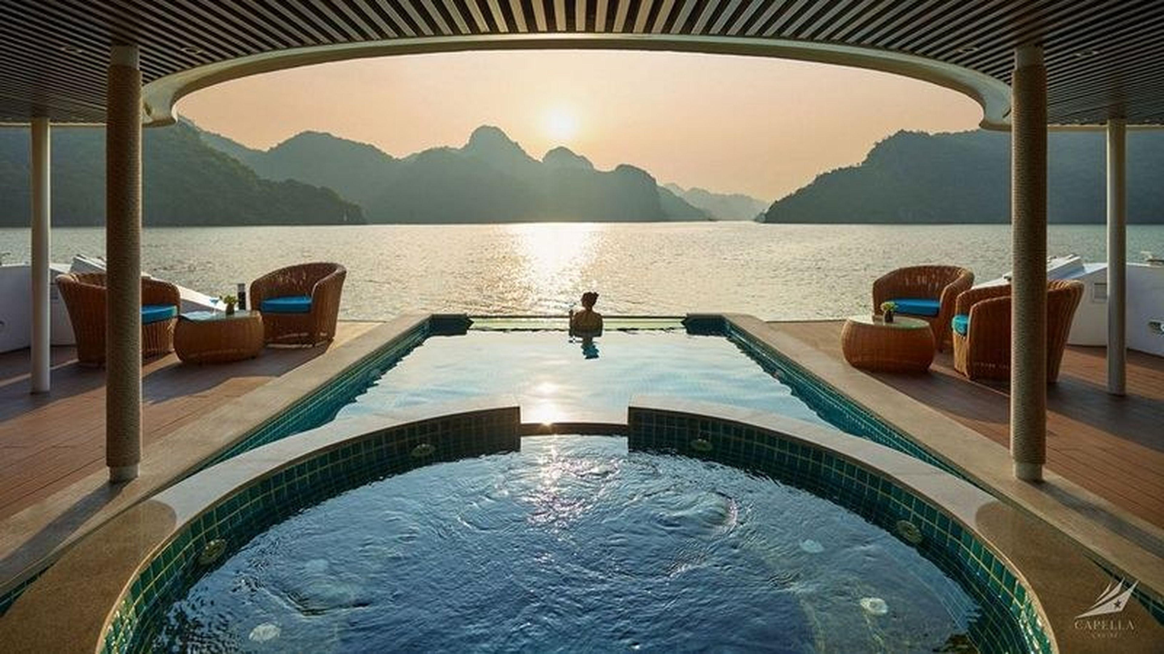 Ha Long Travel – Top 6 Luxury Cruises with Attractive Deals - Hình 4