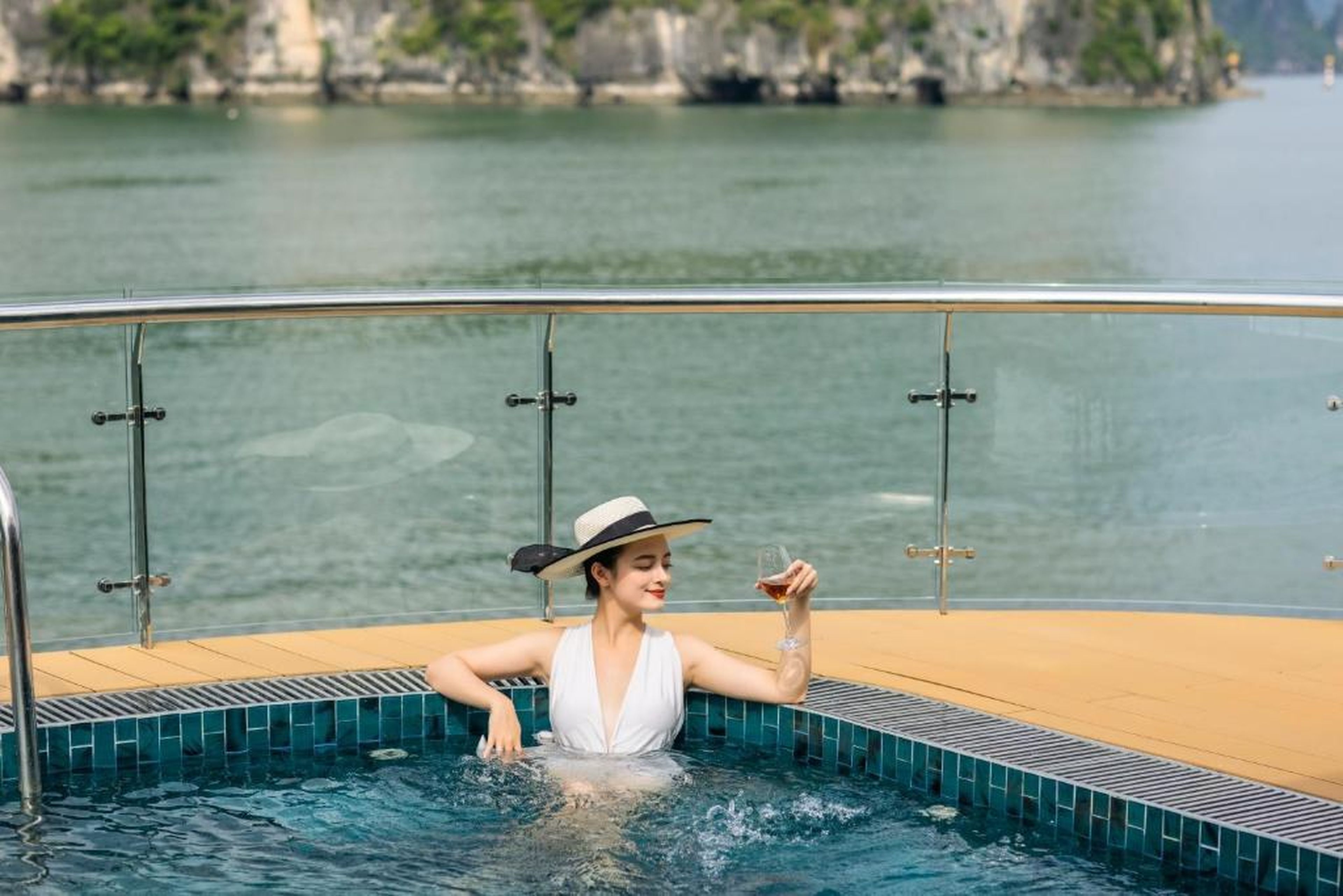 Sea Stars Cruise Ha Long - Hình 21